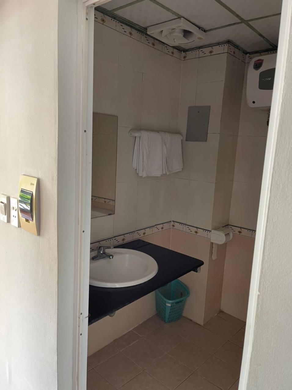 Twin Room - Photo 4