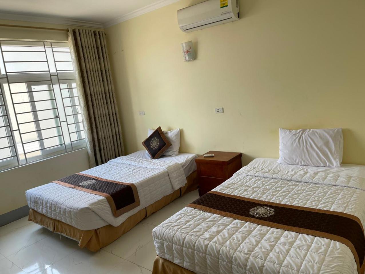 Twin Room with Balcony - Photo 6