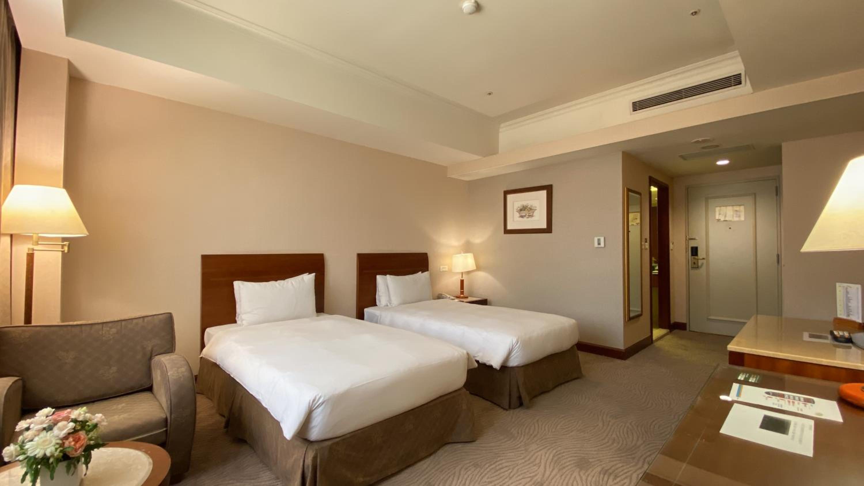 Classic Twin Room - Photo 2