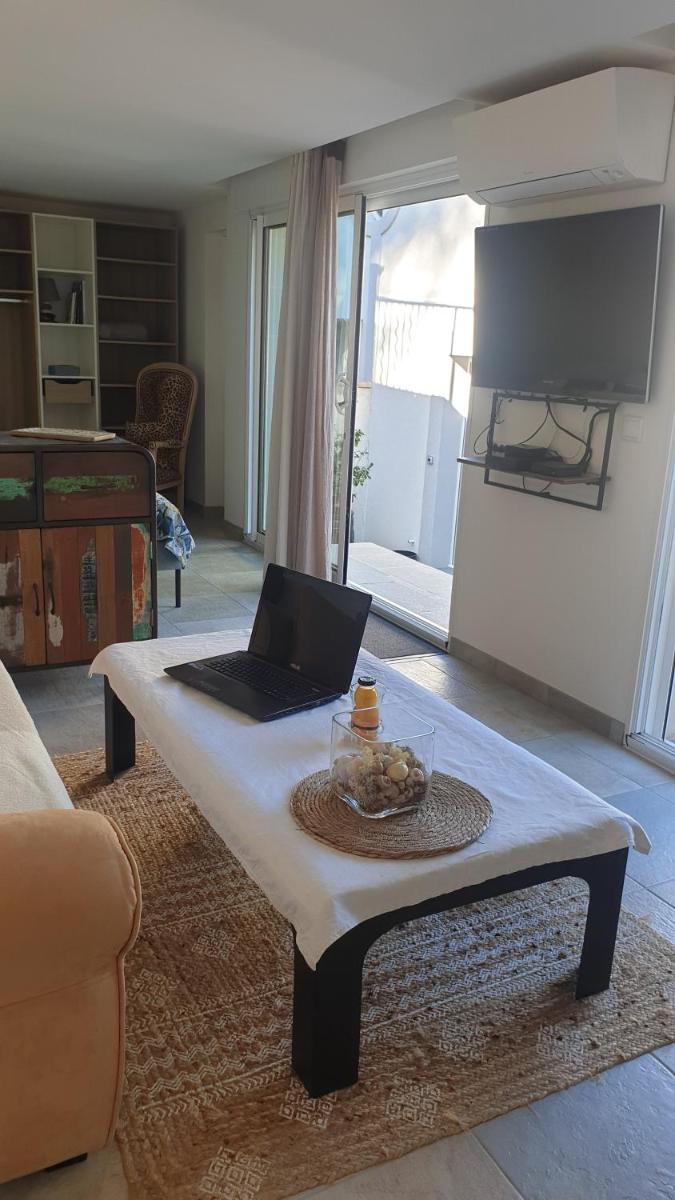 Double Room with Terrace - Photo 11