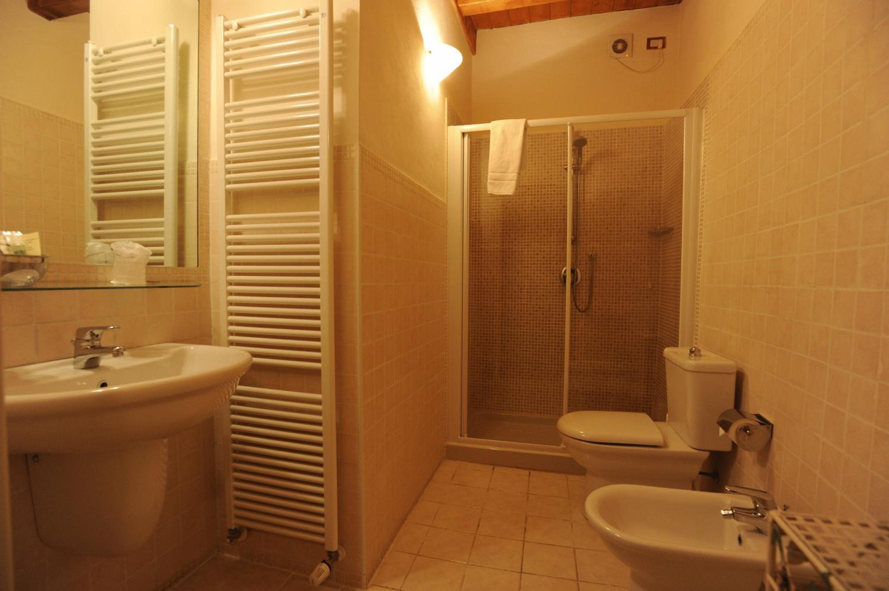 Double Room - Photo 7