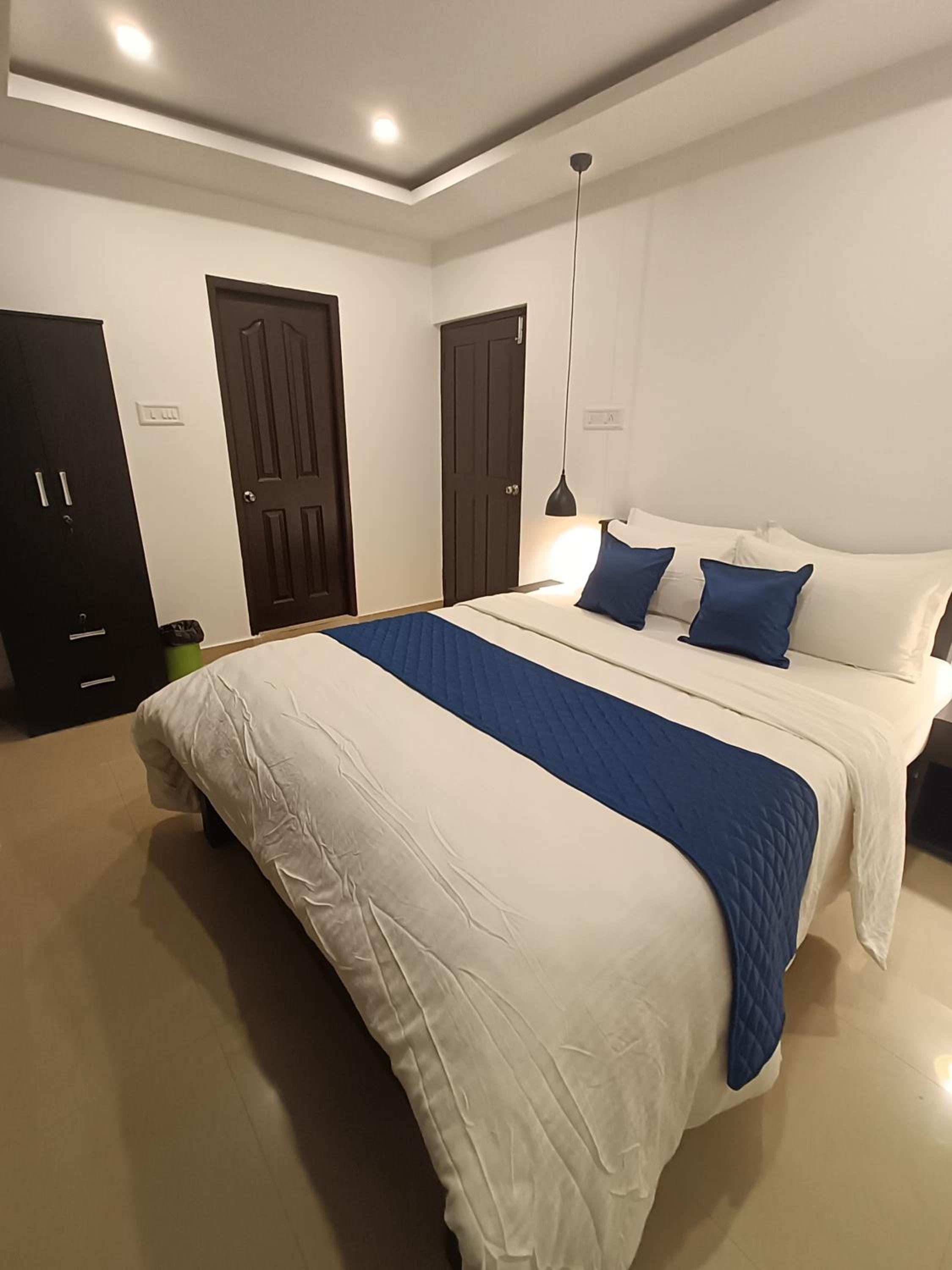 Deluxe Double Room - Photo 7
