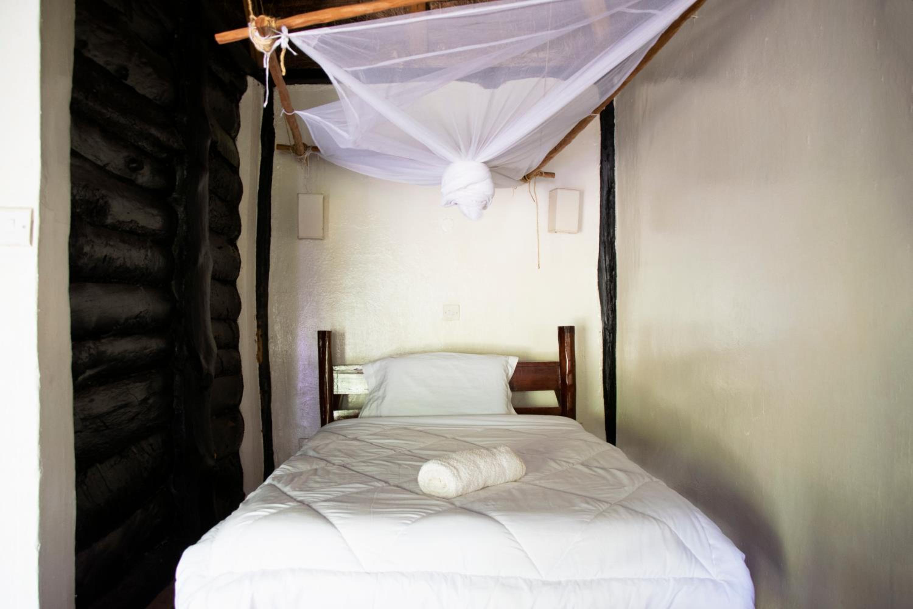 Single Room with Private Bathroom photo 2