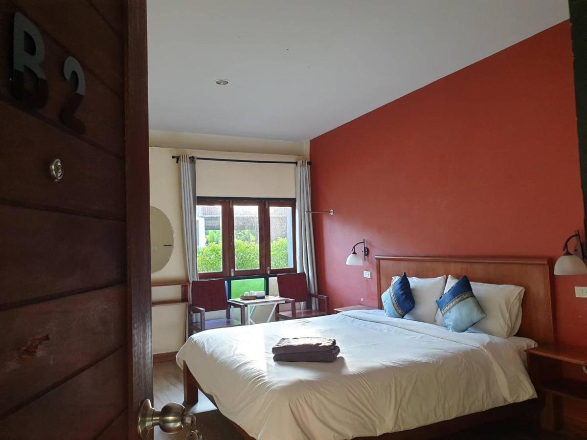 Deluxe King Room - Photo 4