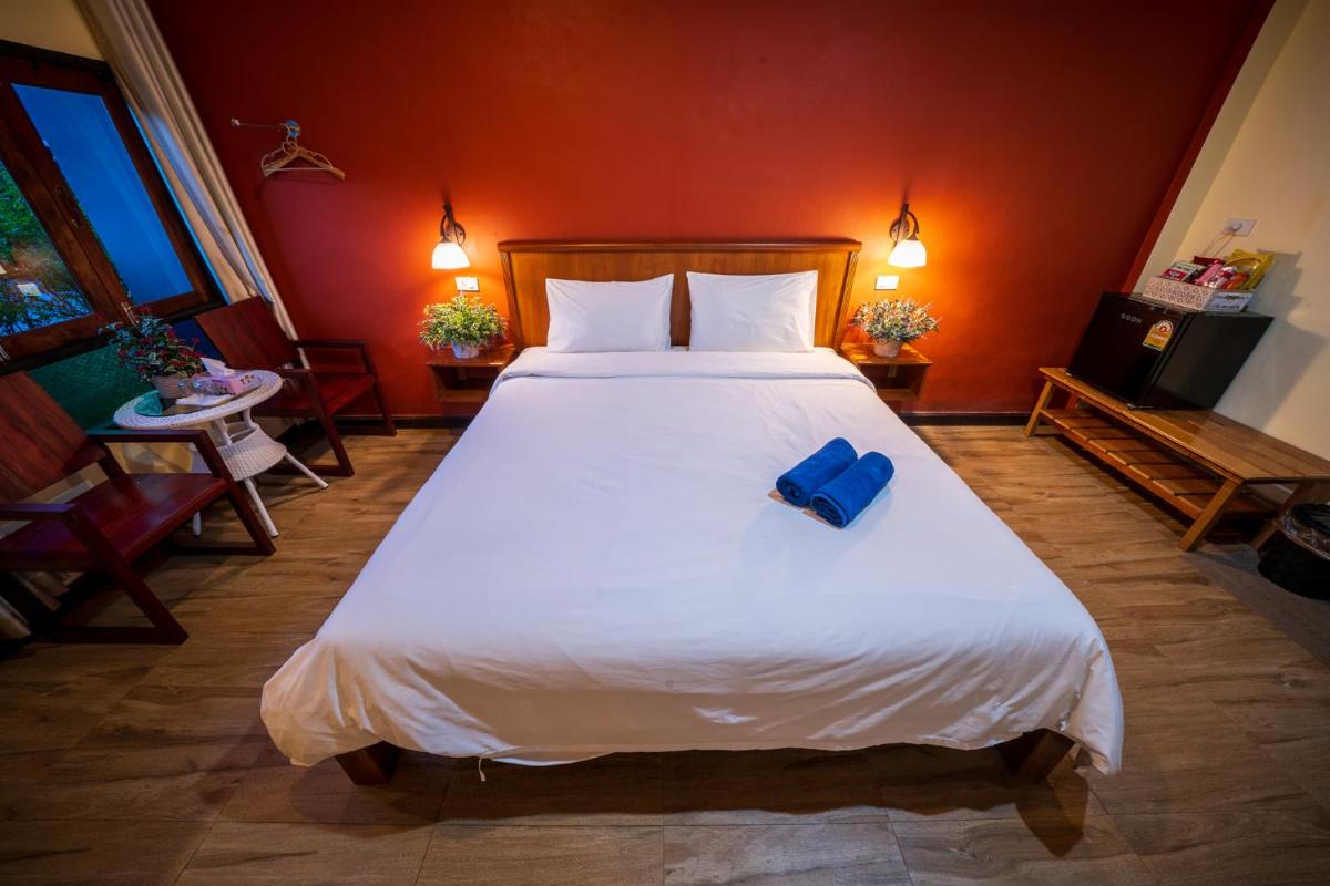 Deluxe King Room - Photo 3