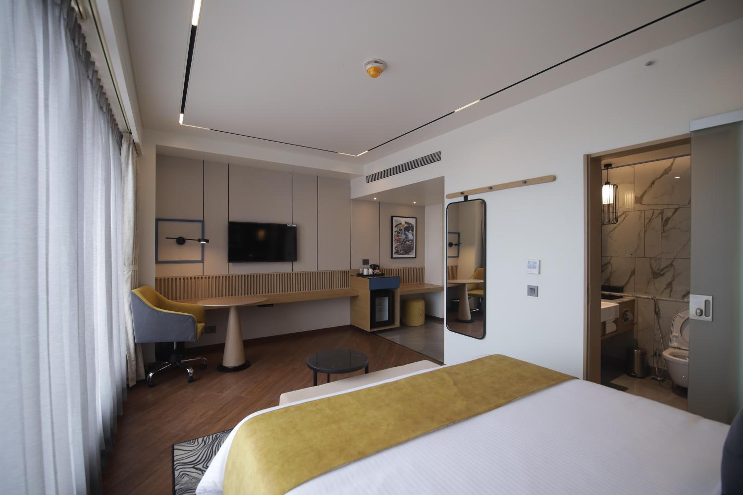 Premium King Room - Non-Smoking - Photo 1