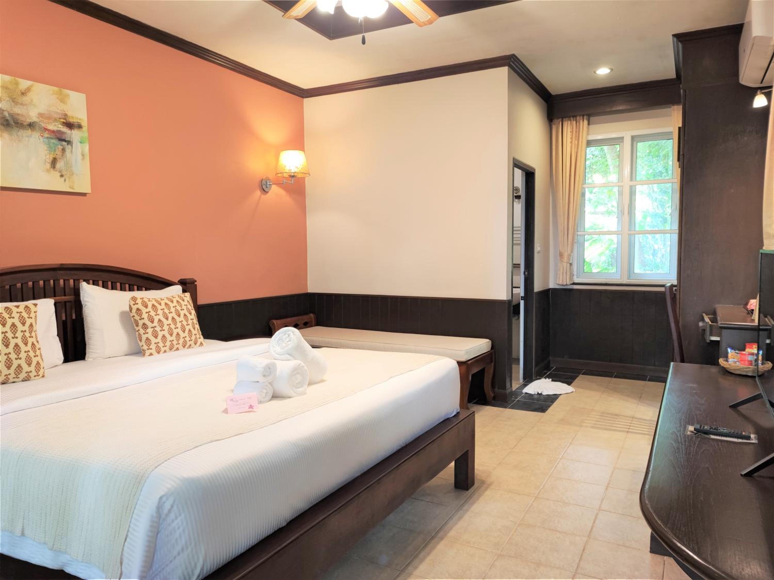 Superior Double or Twin Room with Garden View photo 2
