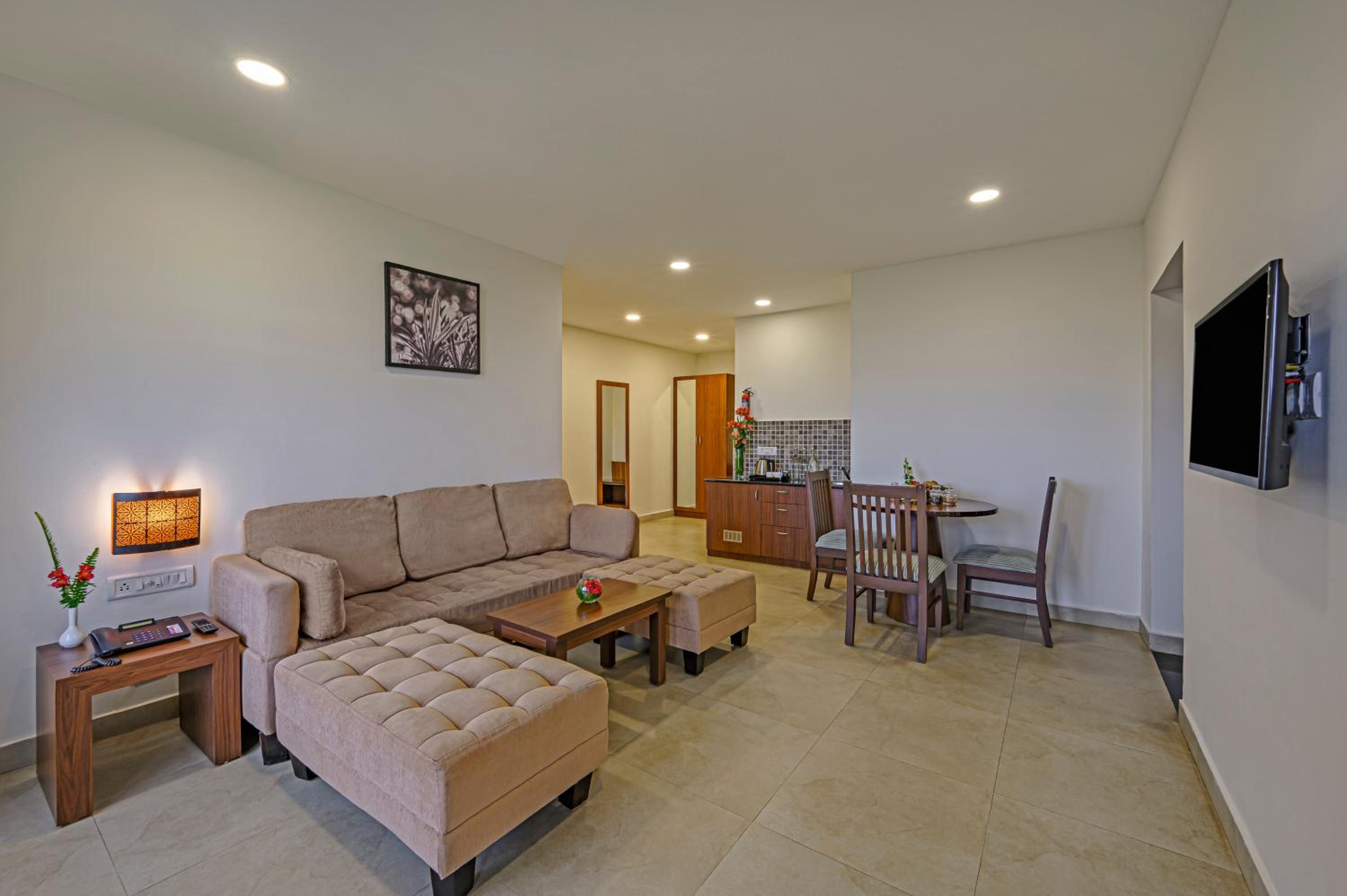 2 Bed room Family Suite - Photo 3