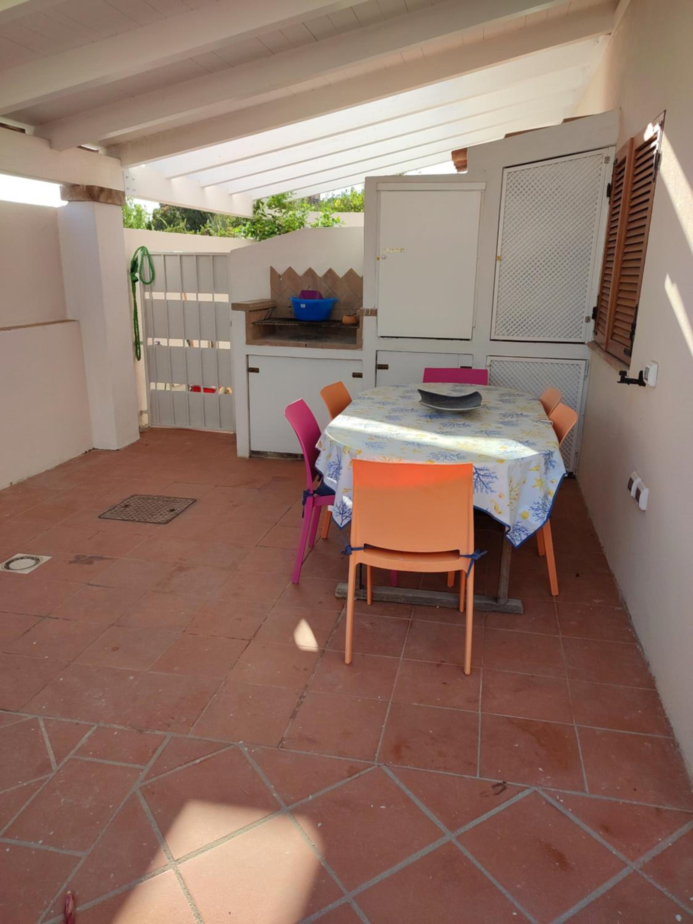 Two-Bedroom House - Photo 10