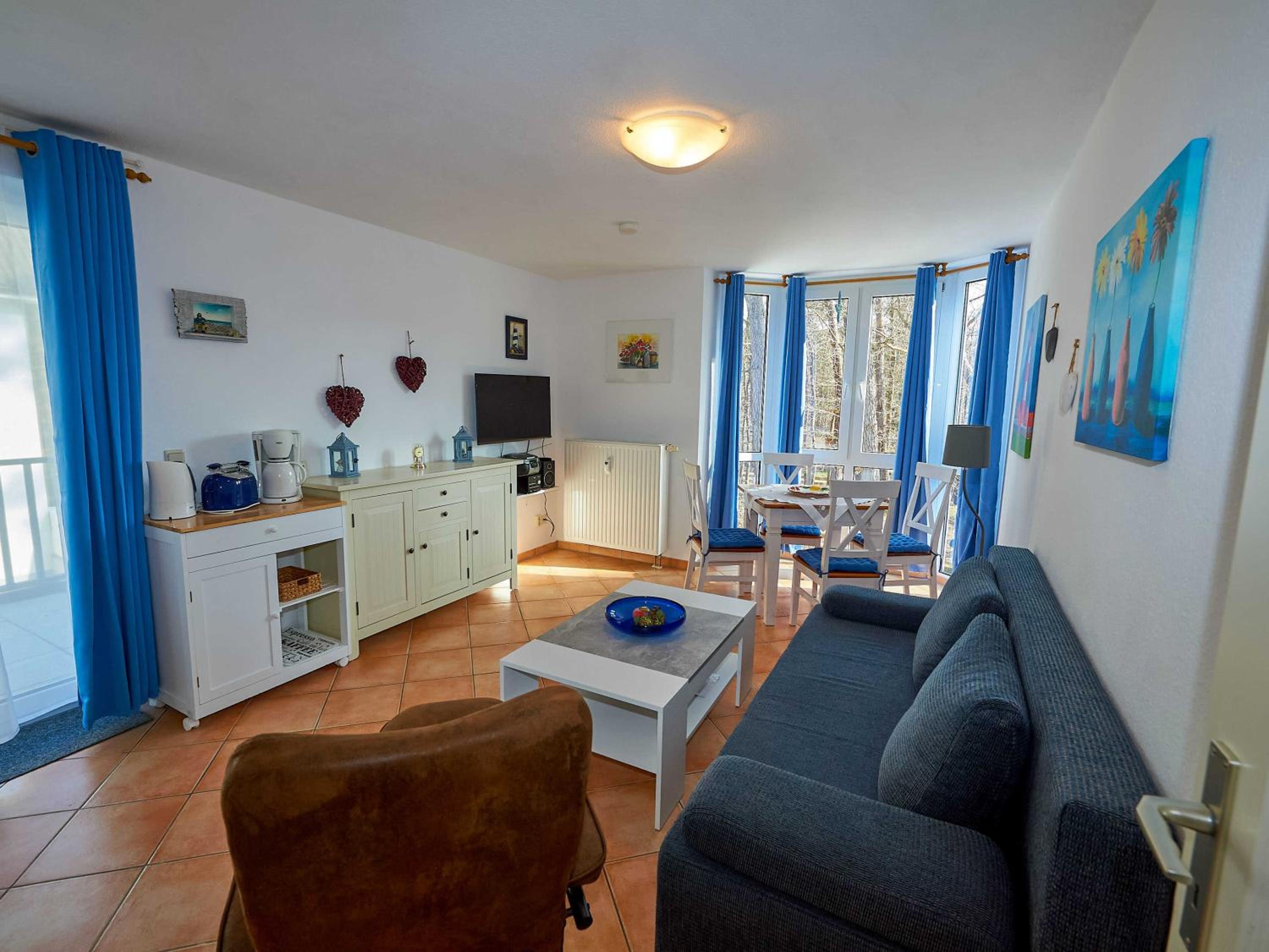 Apartment with Balcony photo 1