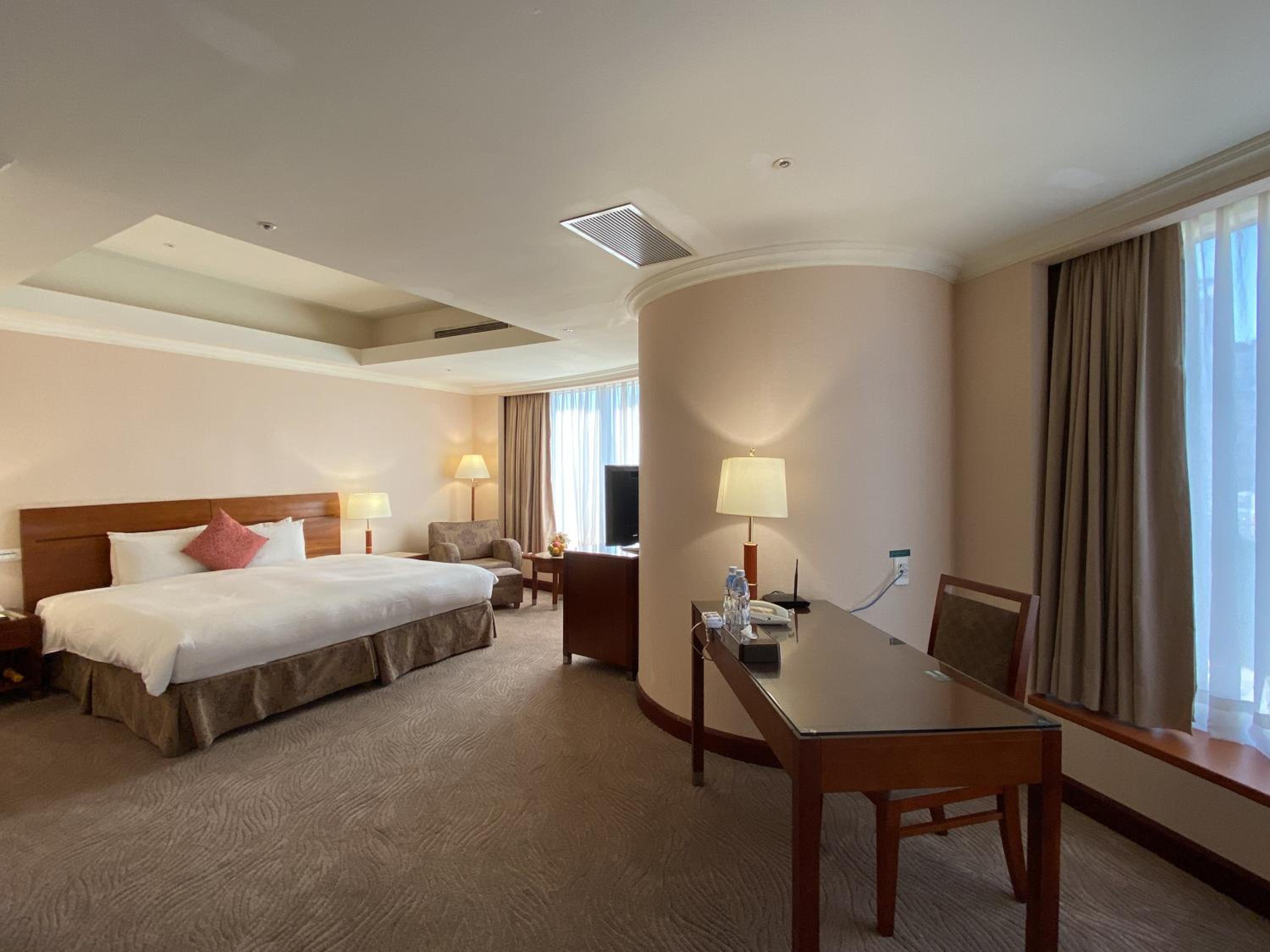 Suite - Photo 3