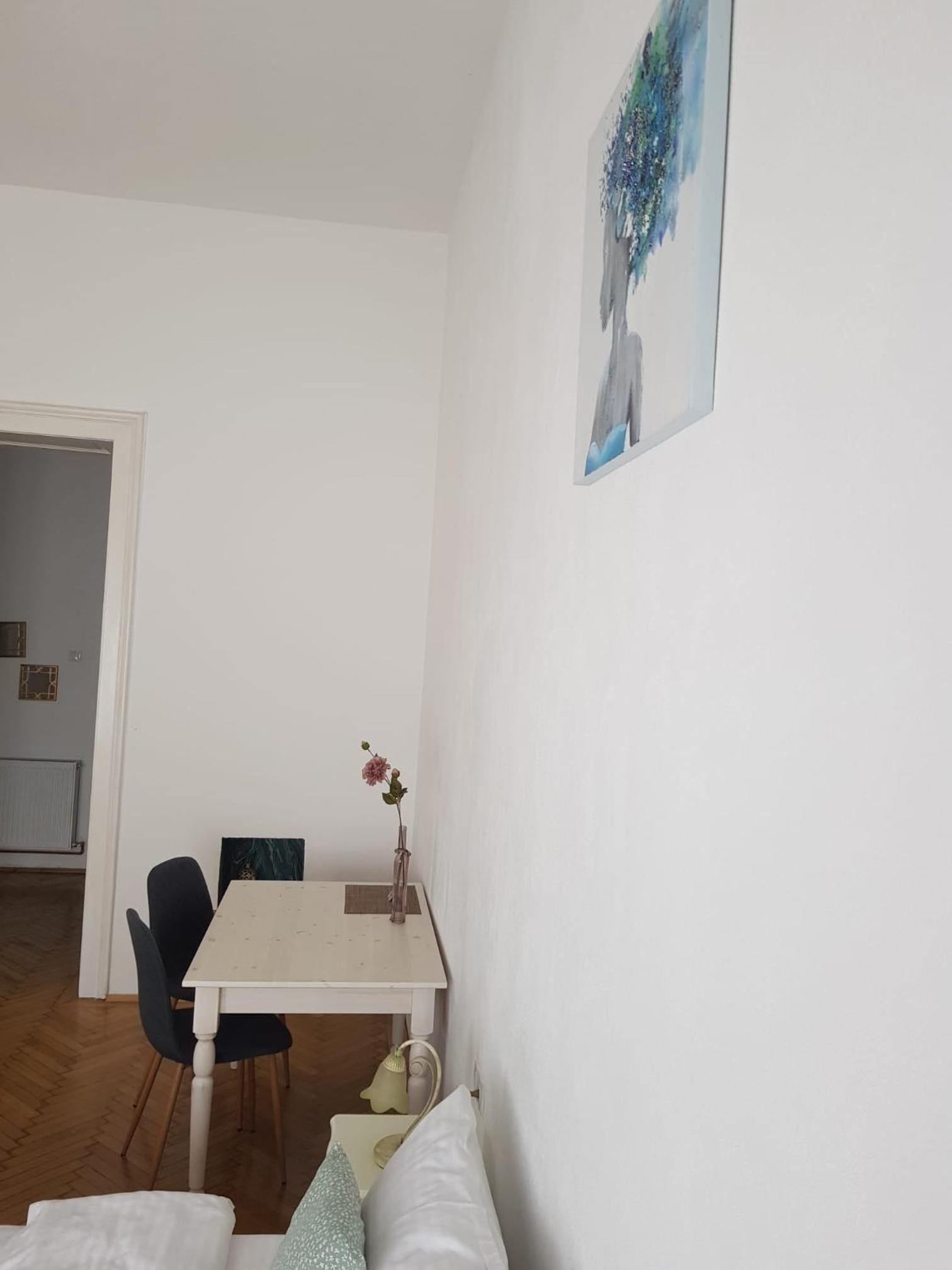 Deluxe King Room - Photo 5
