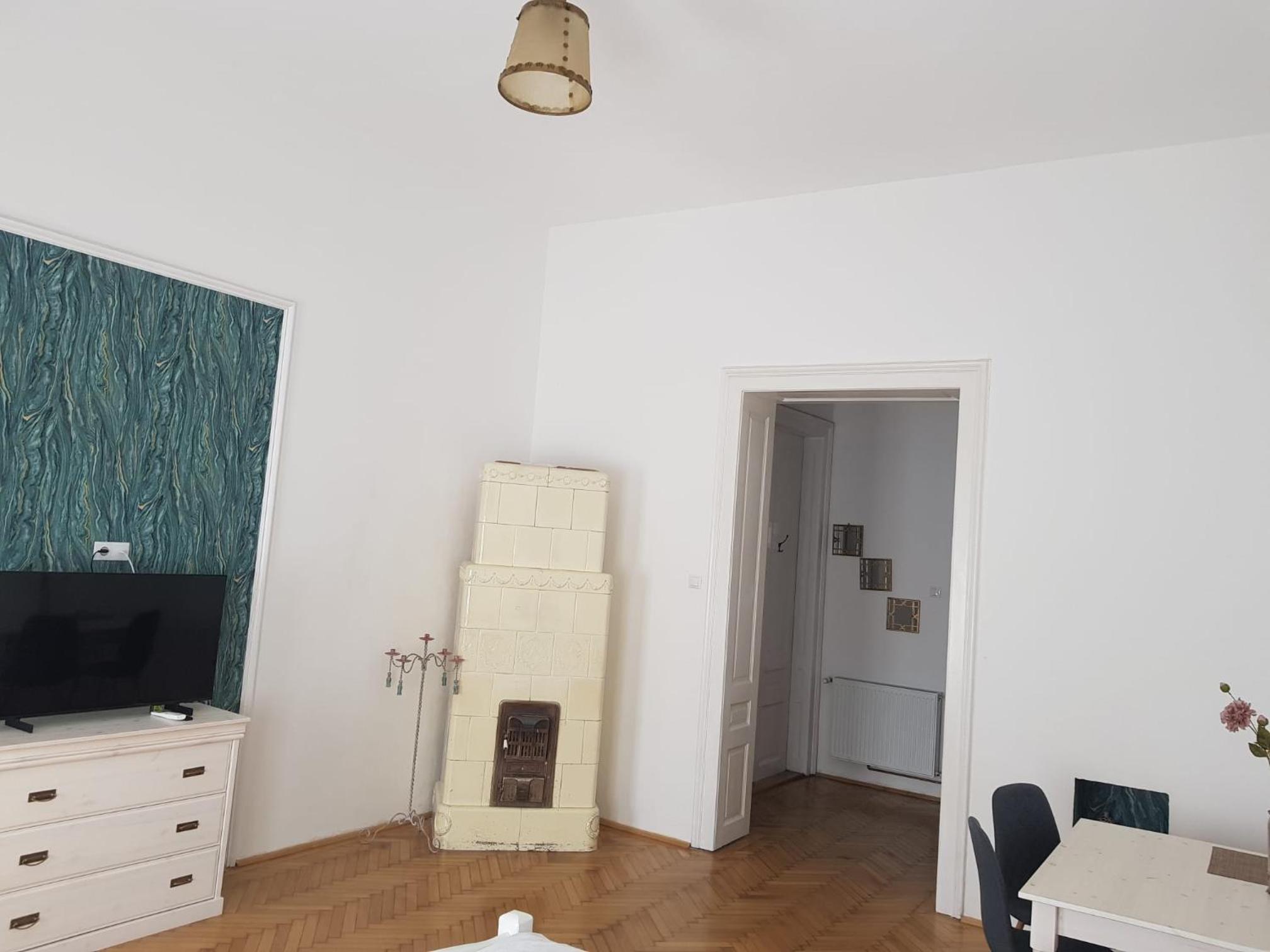 Deluxe King Room - Photo 14