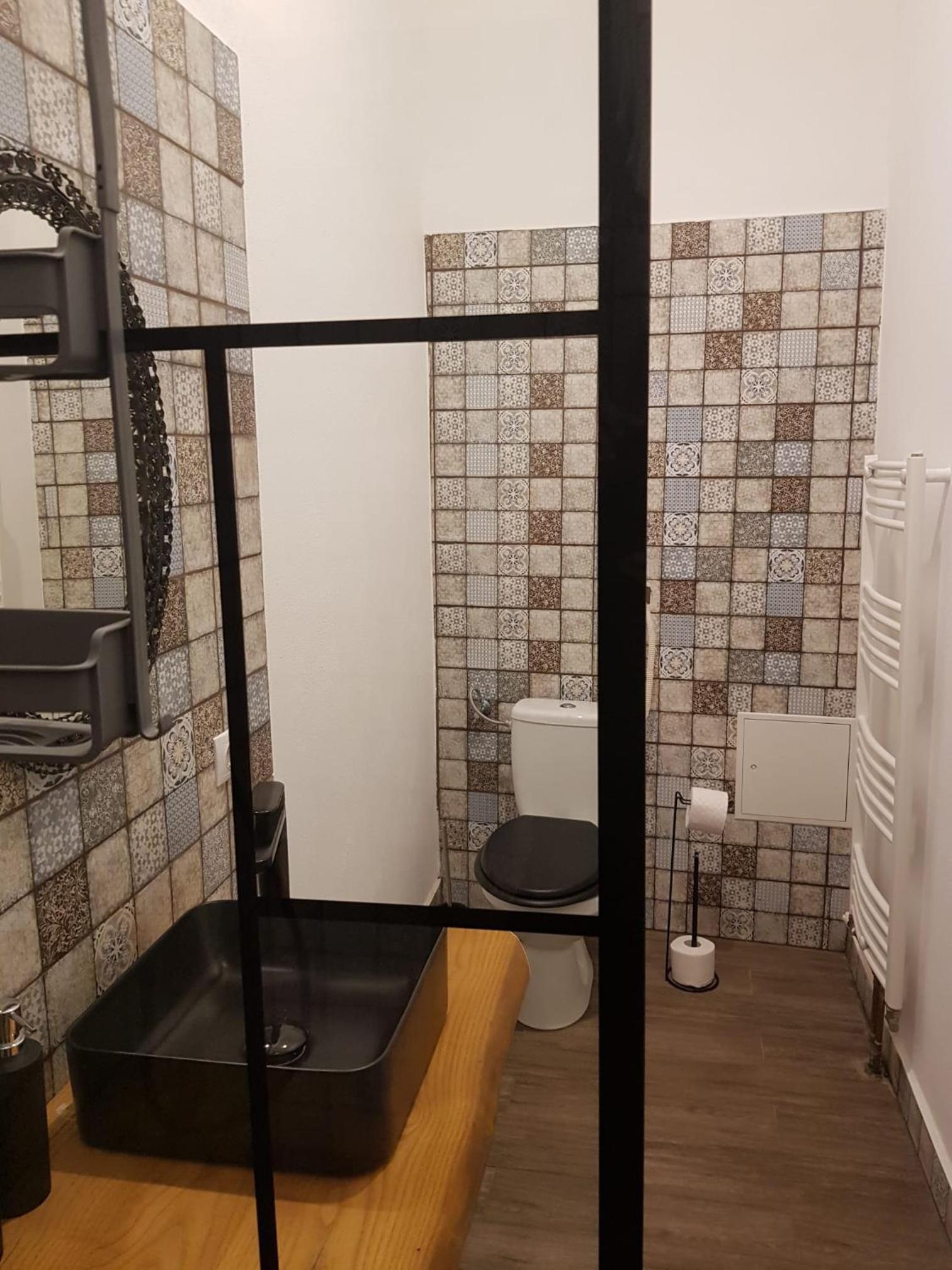 Deluxe King Room - Photo 23