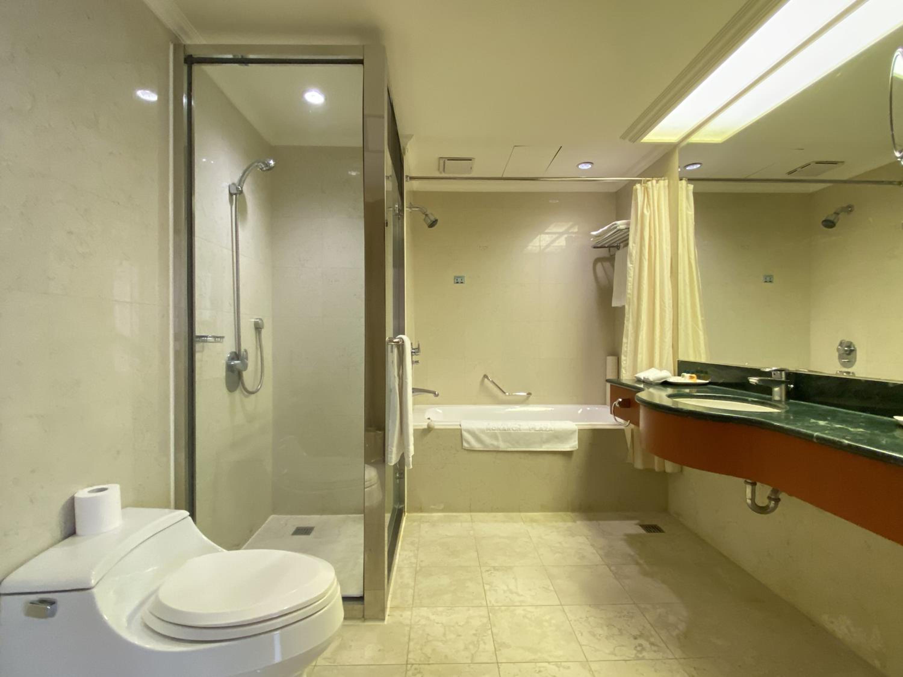 Suite - Photo 5