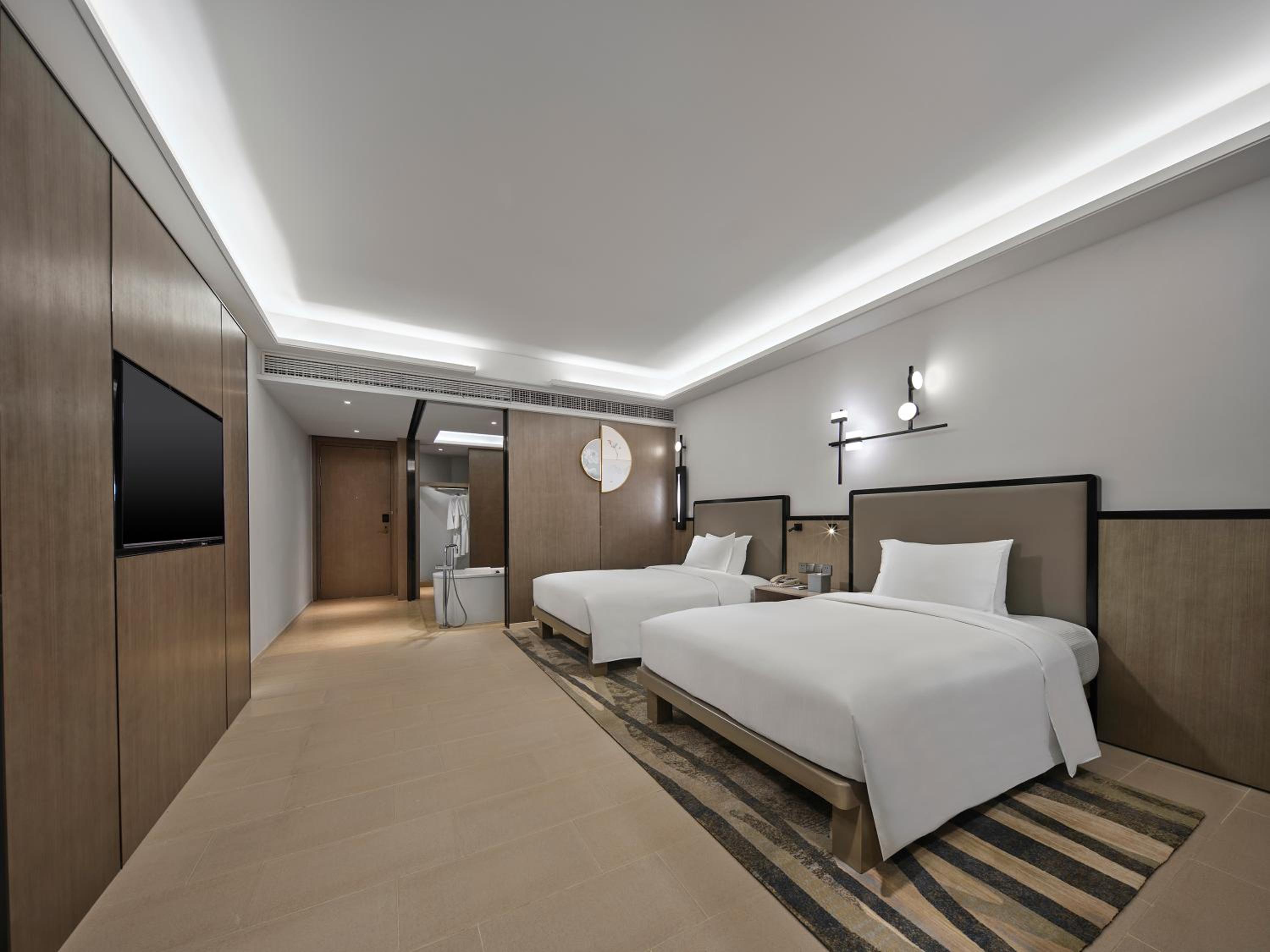 Premier Ocean View Room with Twin Bed - Photo 1