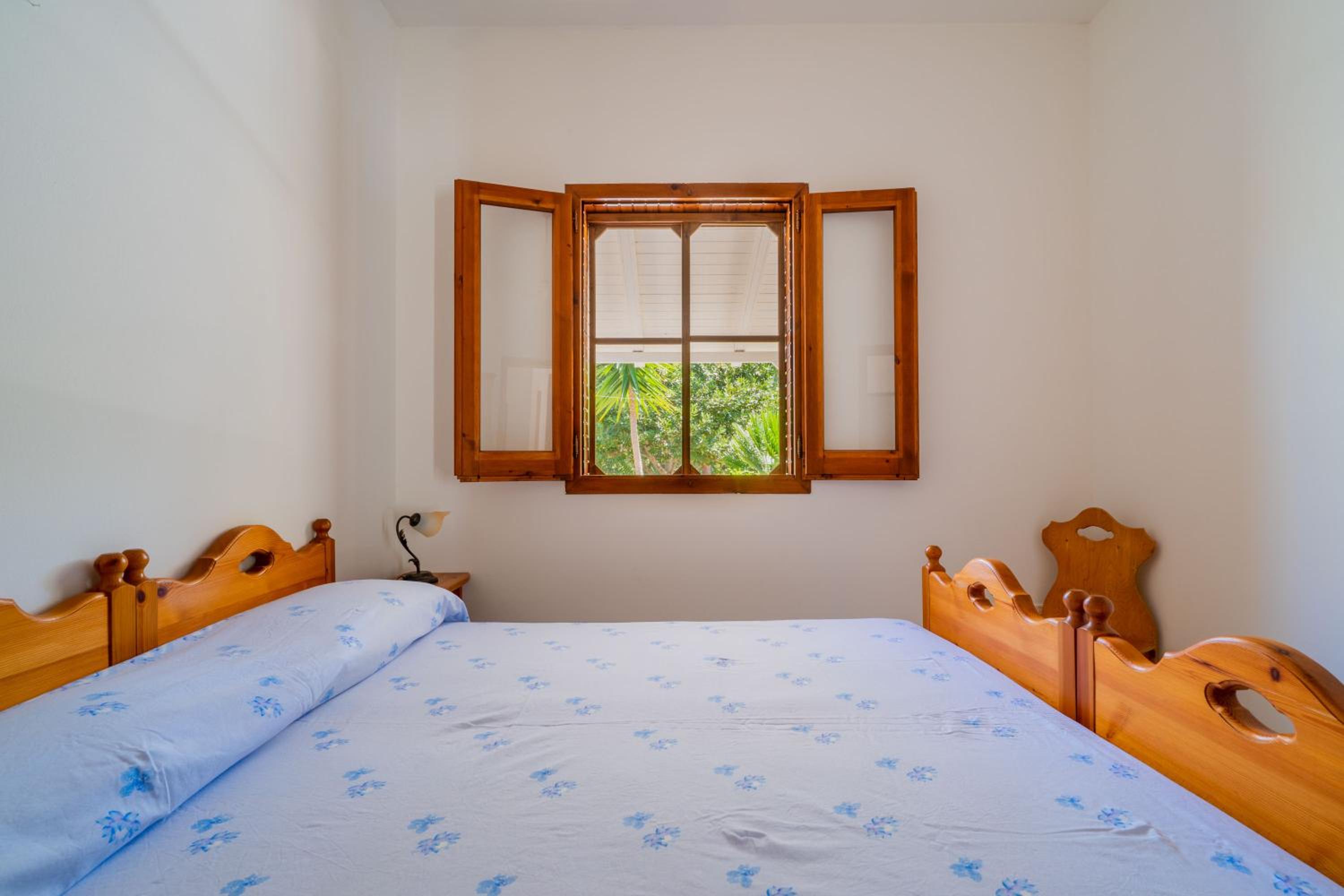 Three-Bedroom House photo 3