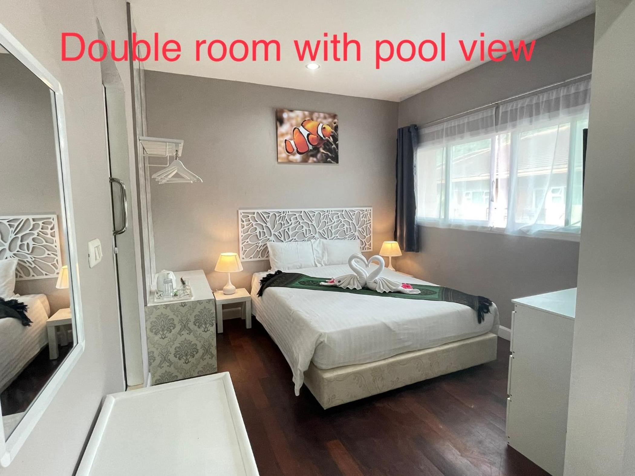 Superior Family Room photo 1