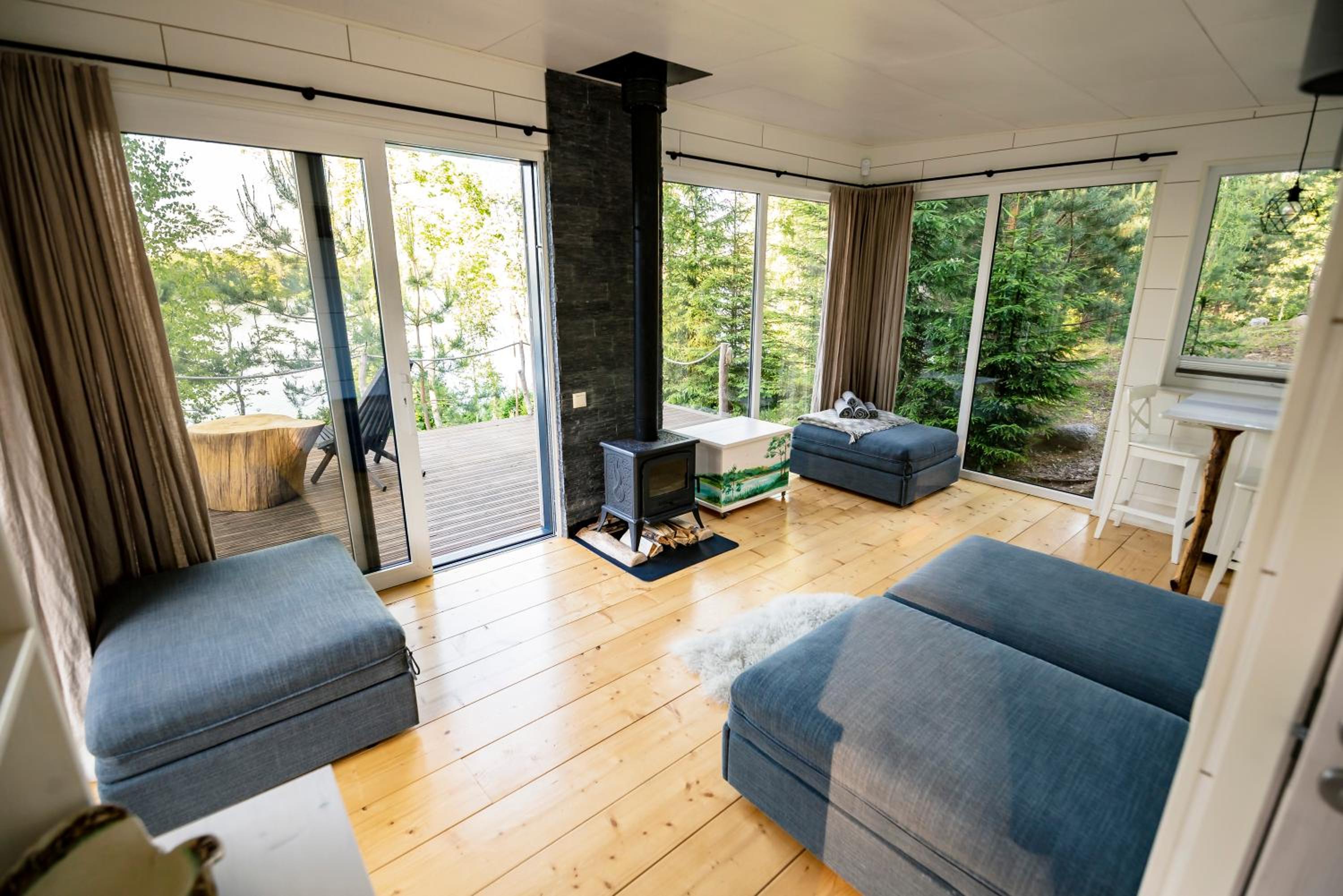 One-Bedroom House photo 1