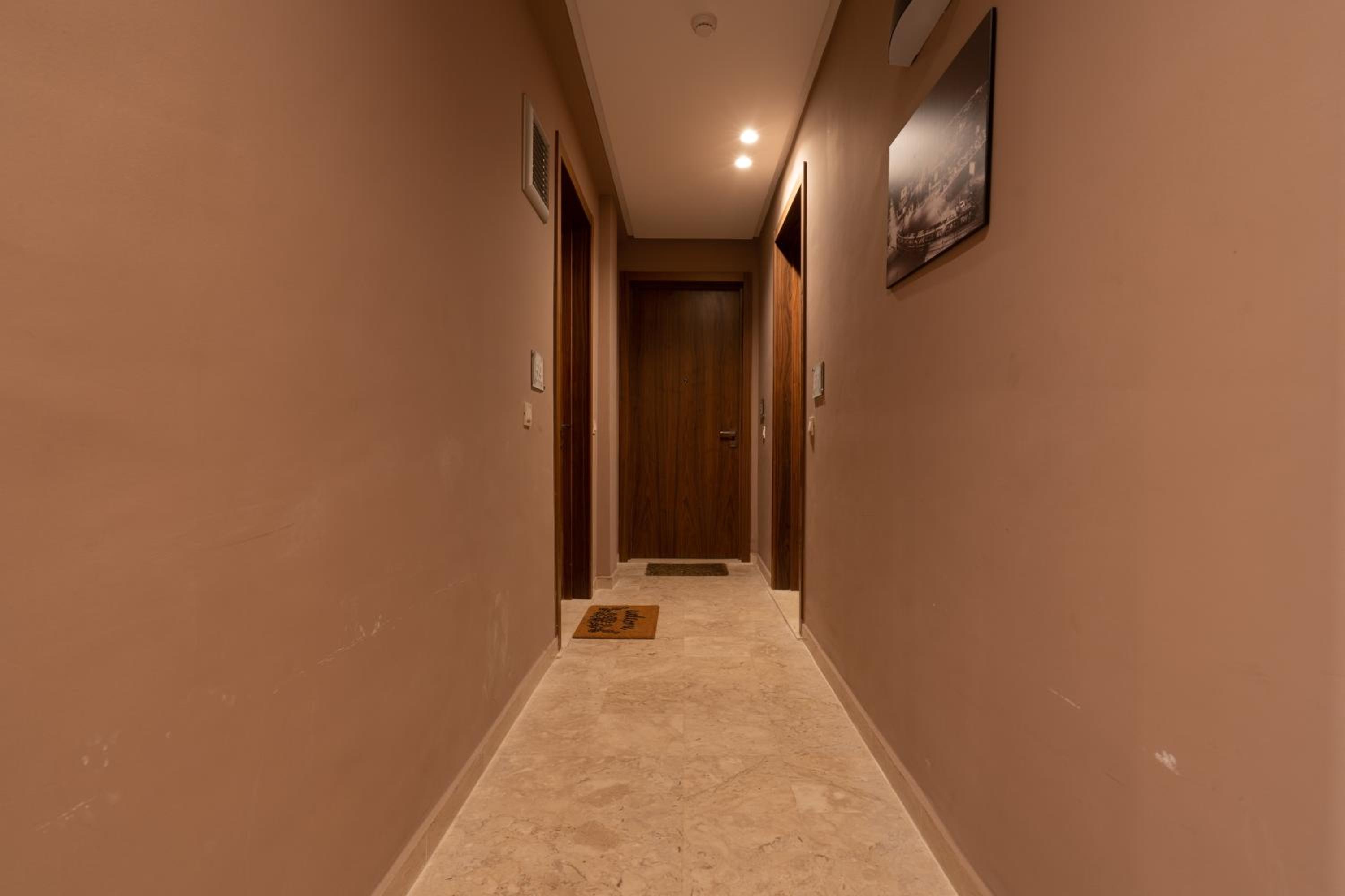 One-Bedroom Apartment - Photo 9
