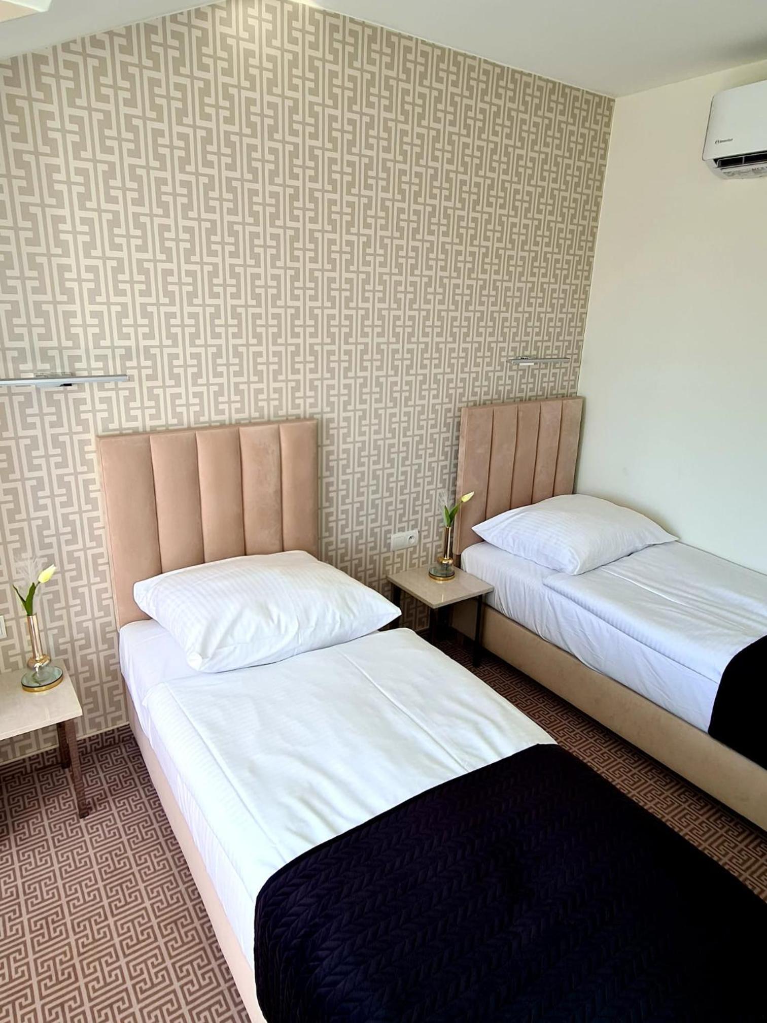 Double Room with Private Bathroom photo 1