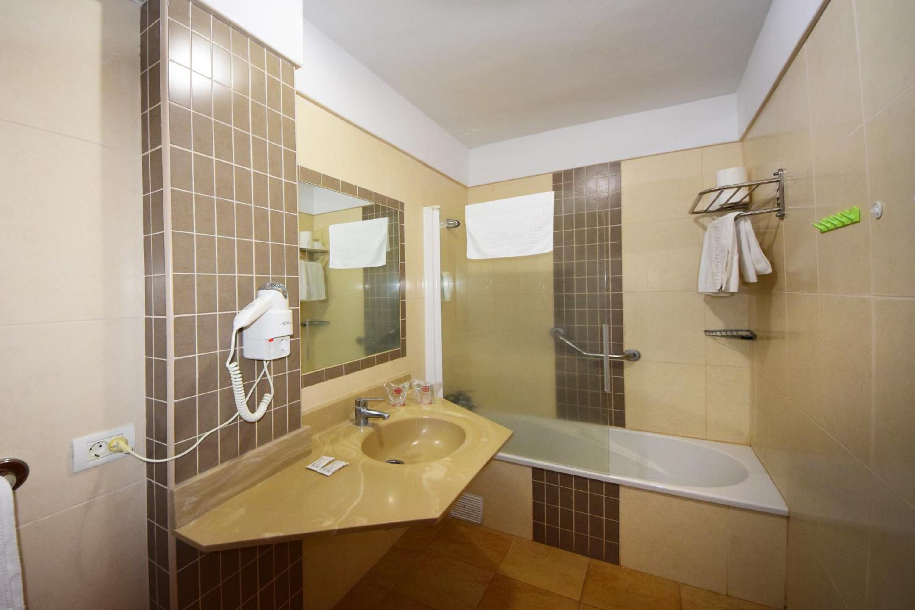 Standard Room photo 2