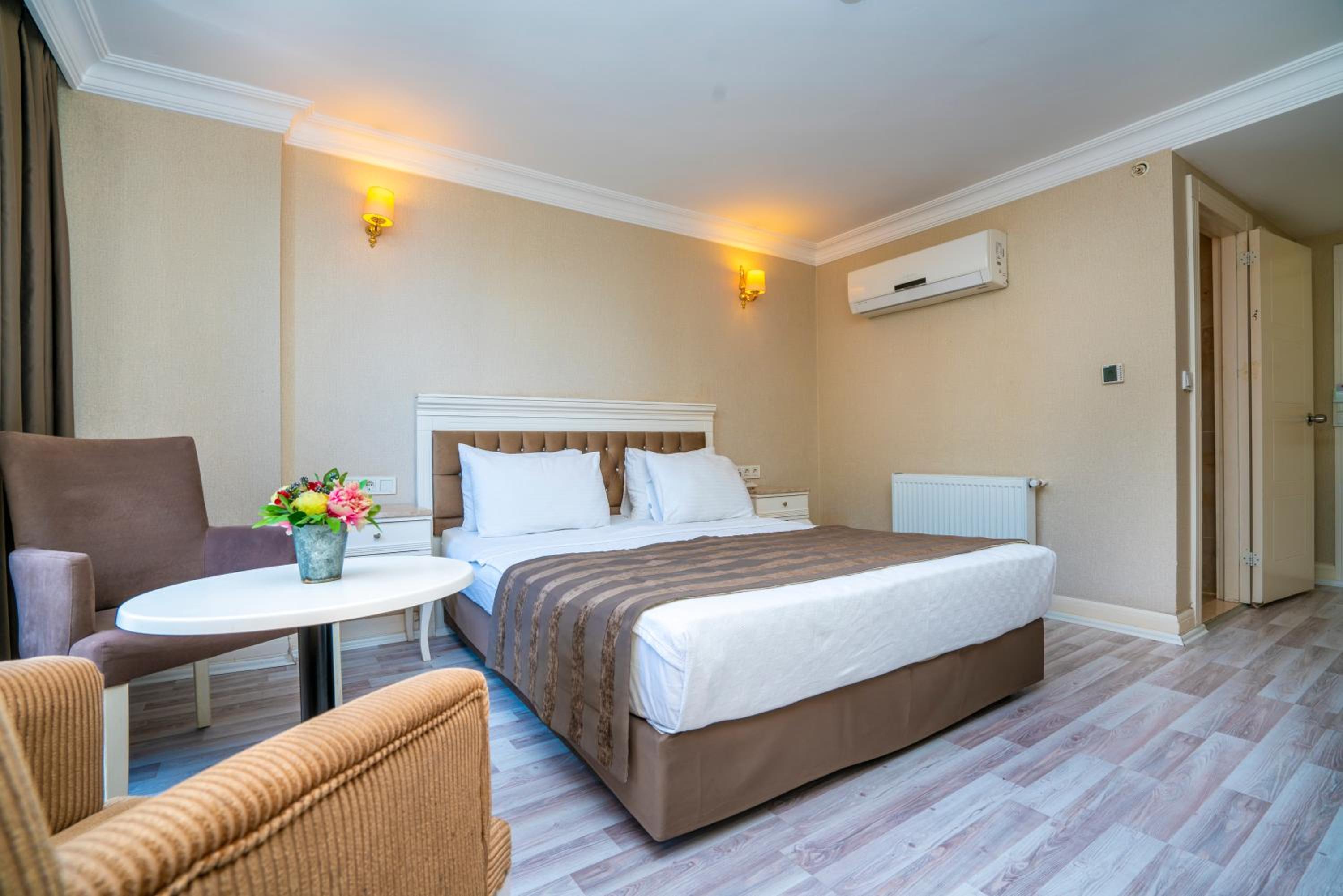 Standard Double or Twin Room photo 1