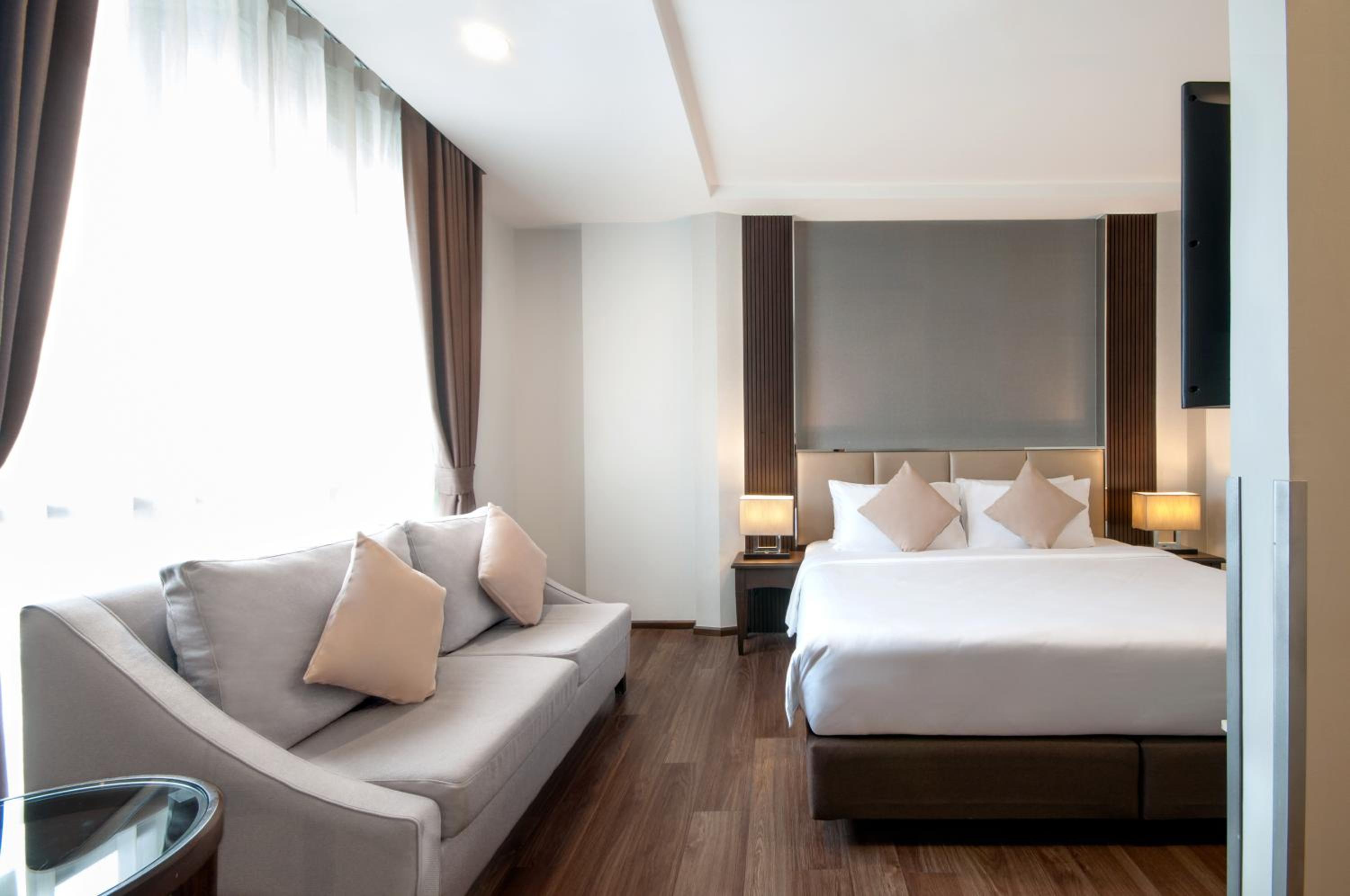 Deluxe King Room photo 2
