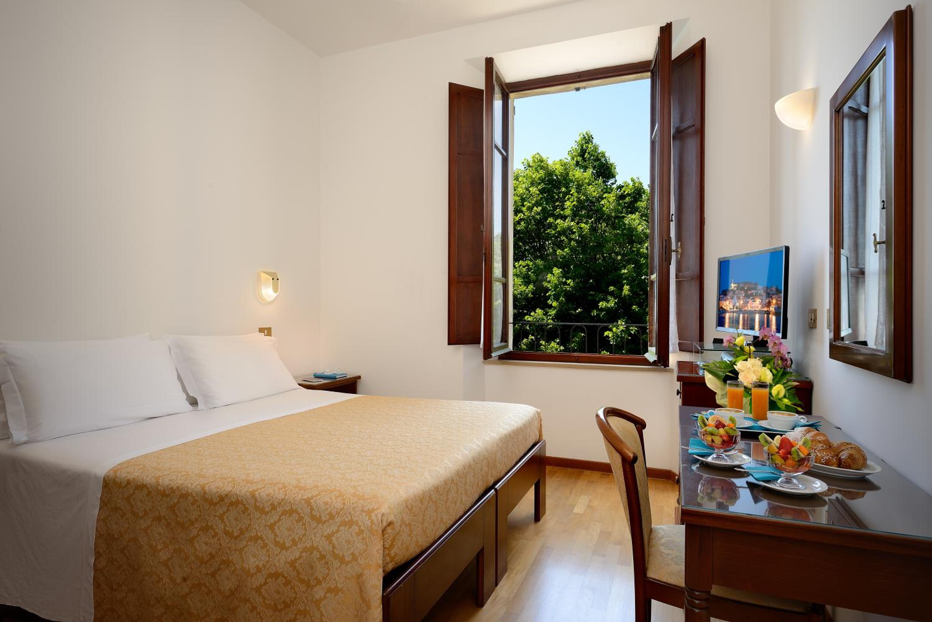 Double or Twin Room photo 1