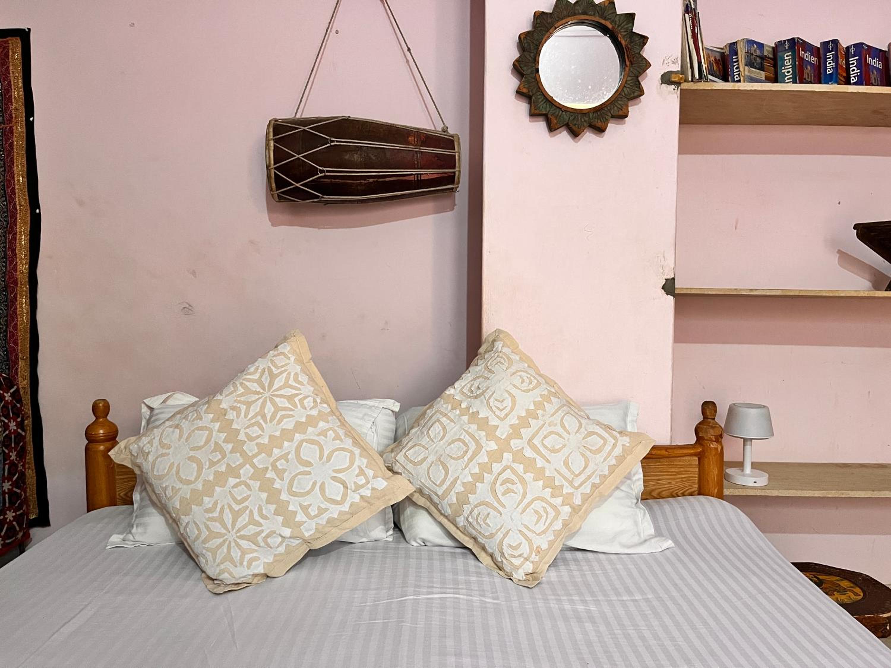 Budget Double Room photo 3
