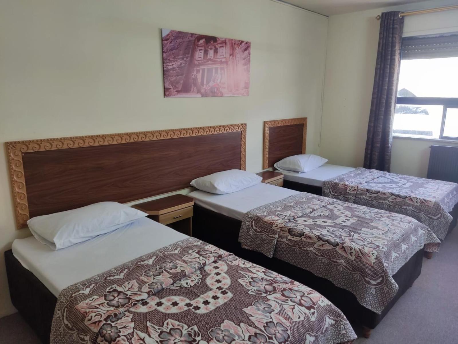 Triple Room - Photo 1