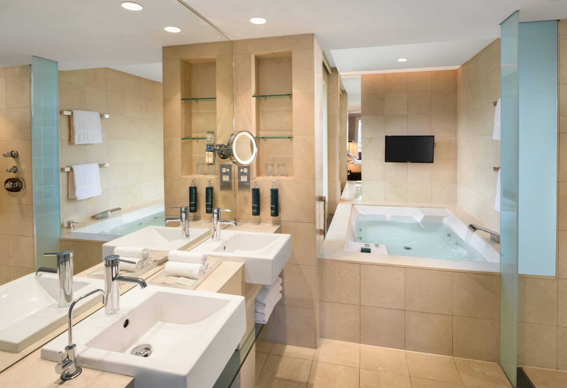 City View Suite thumbnail 5