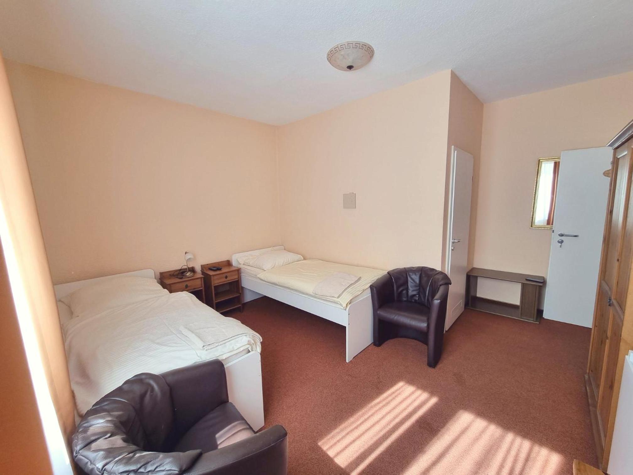Twin Room with Bathroom photo 3