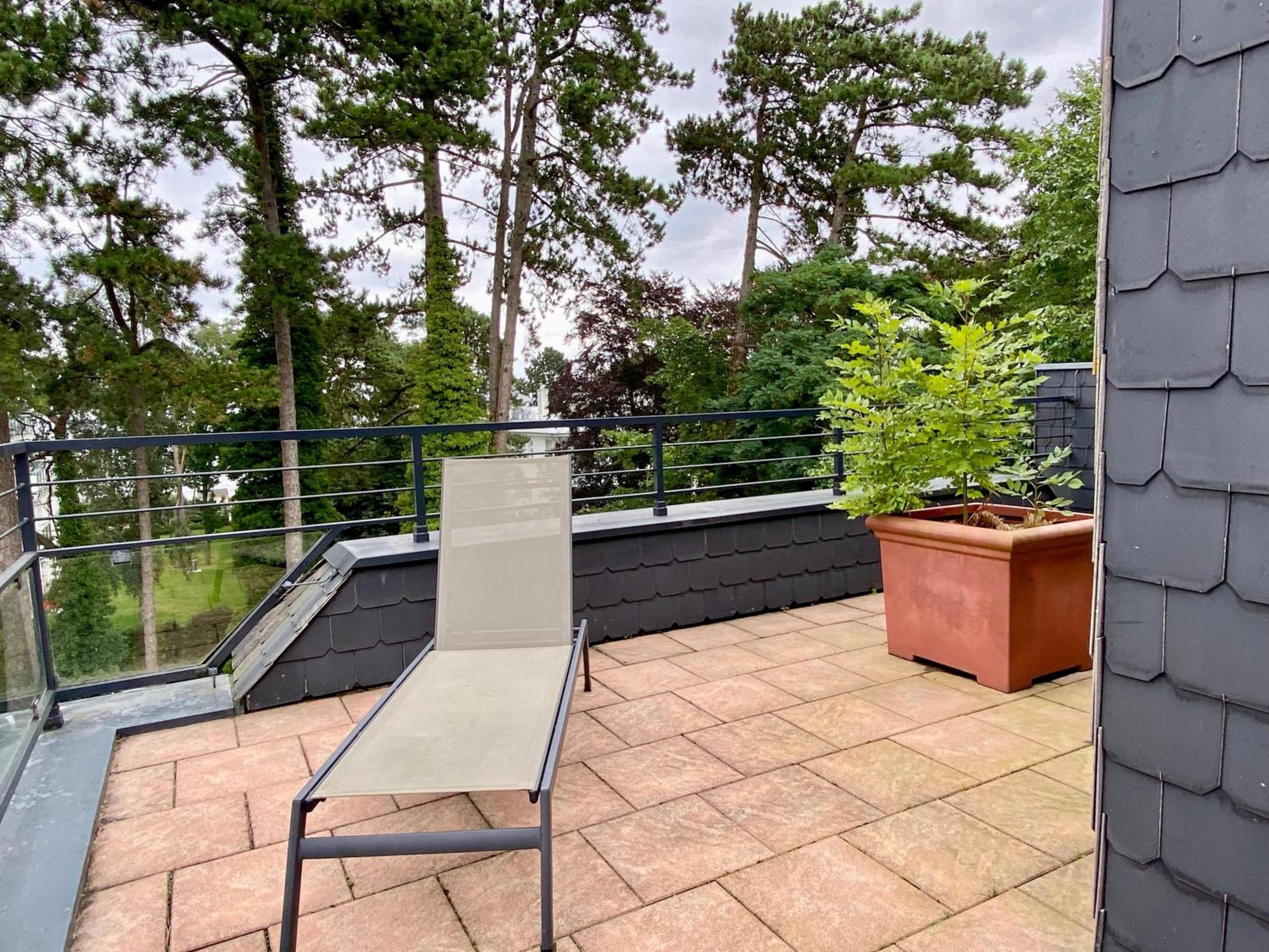 Studio with Balcony photo 2
