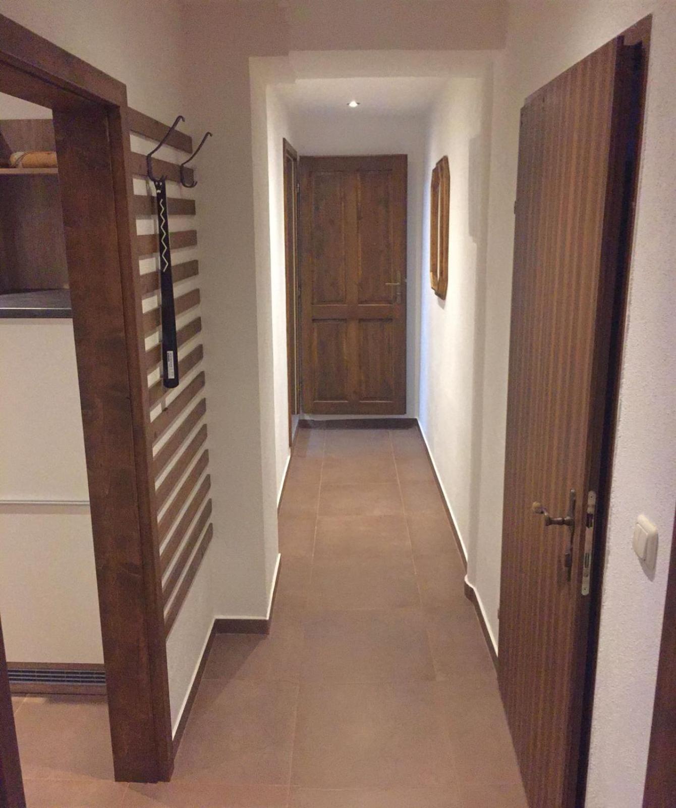 Studio Apartment - Photo 1