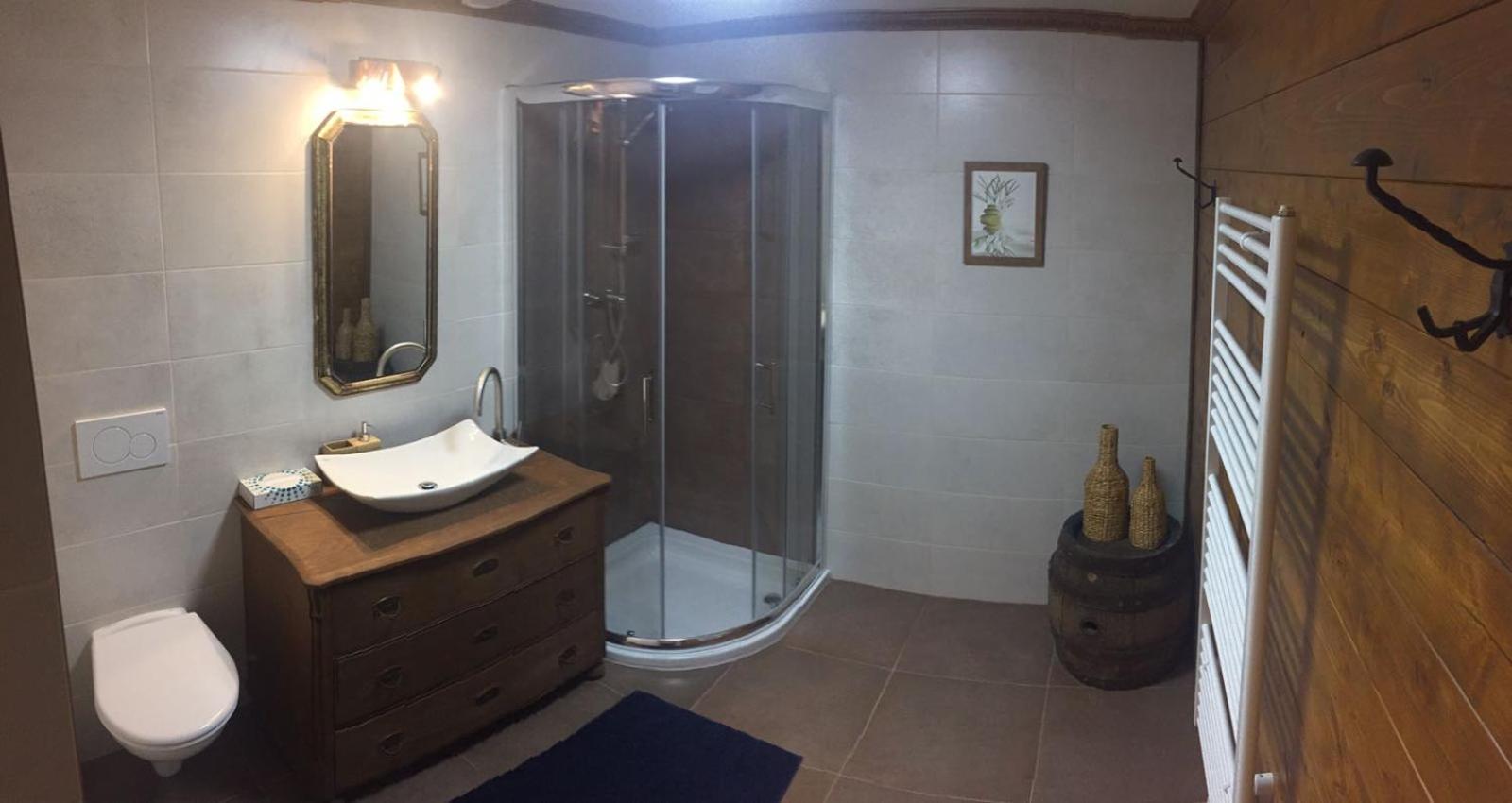 Studio Apartment - Photo 2