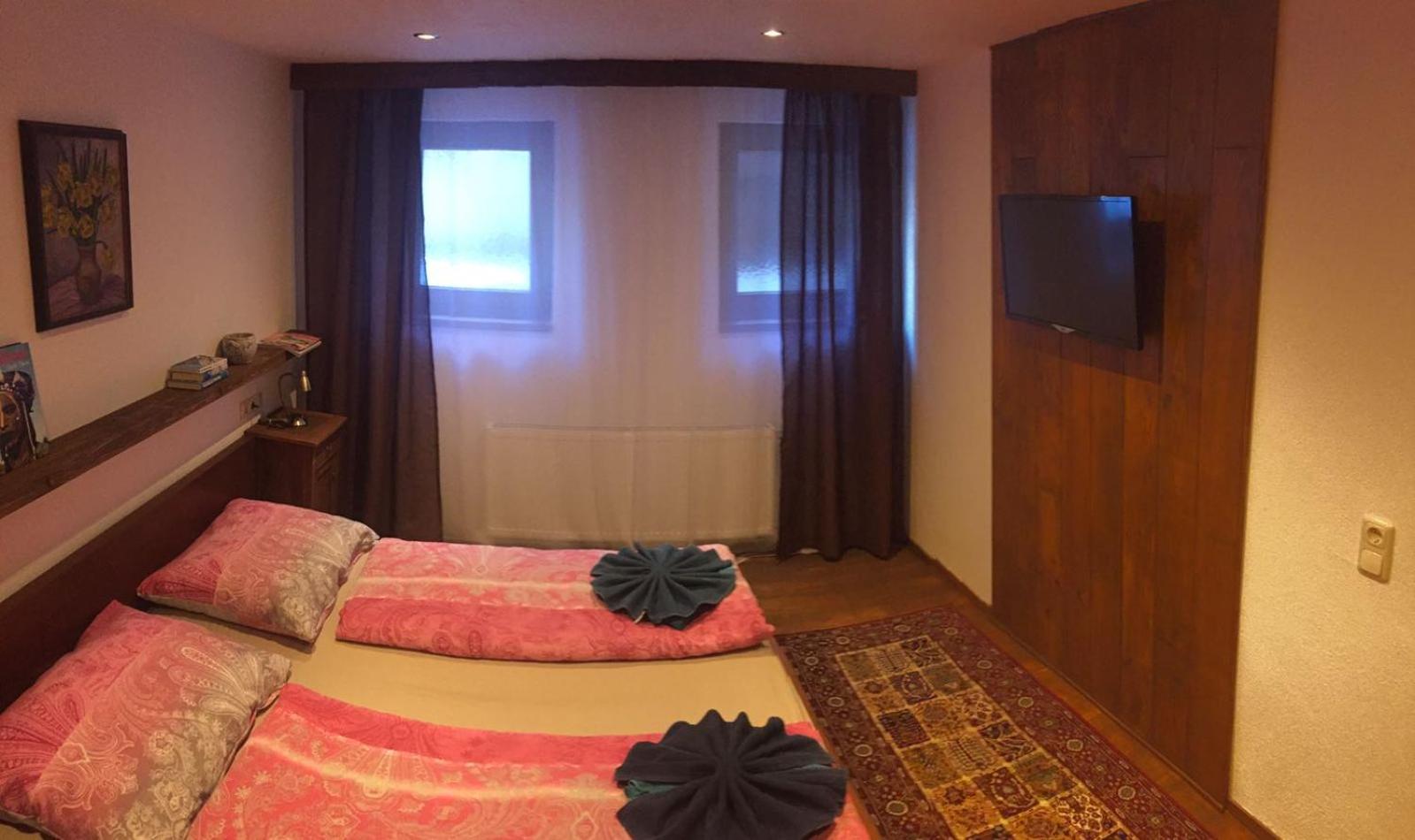 Studio Apartment - Photo 3