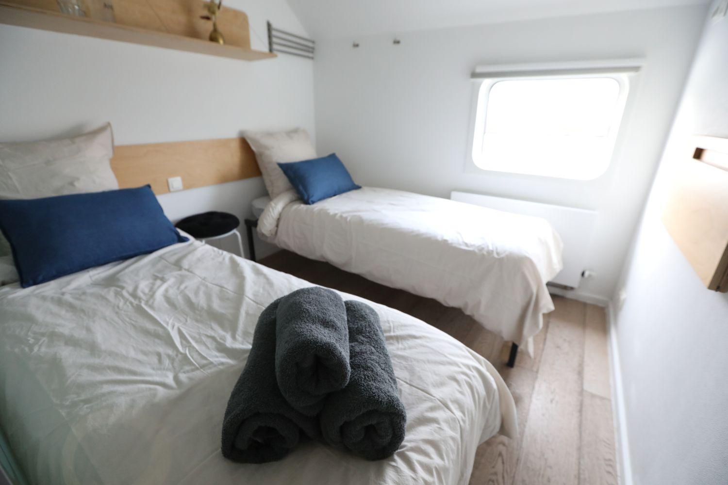 Cabin on Boat with TV photo 2