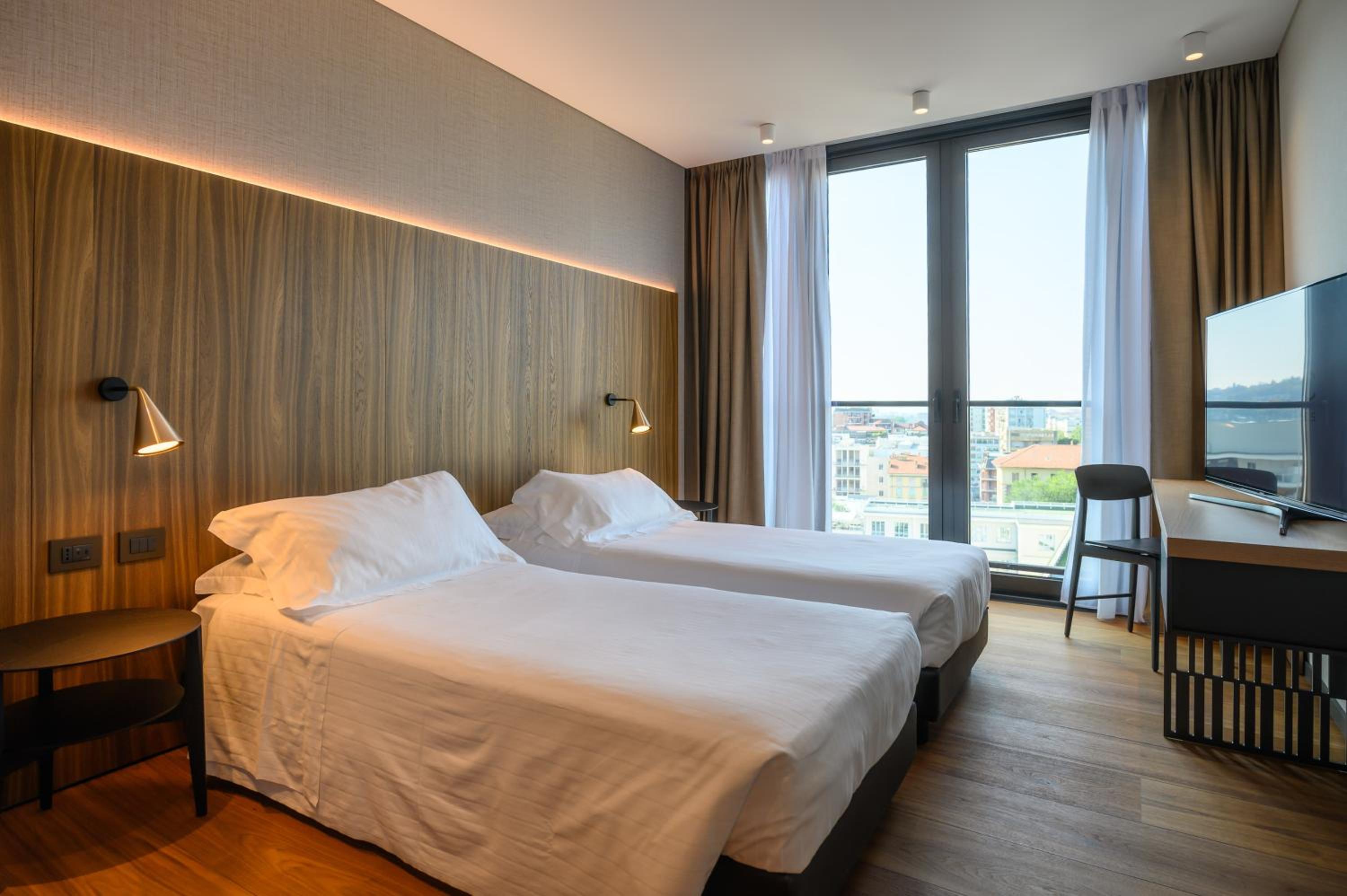 Luxury Two-Bedroom Suite - Photo 5