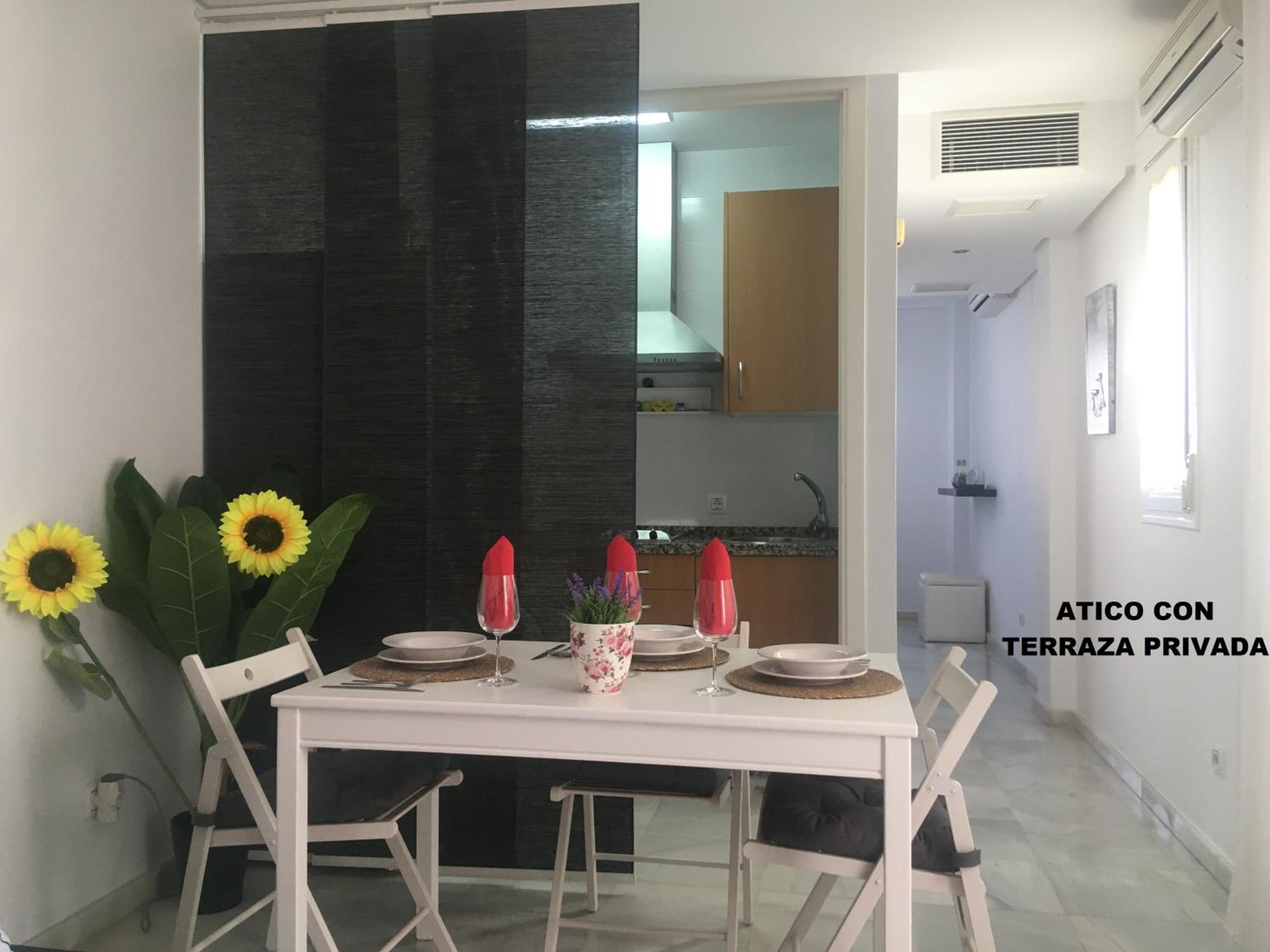Penthouse Apartment - Photo 36