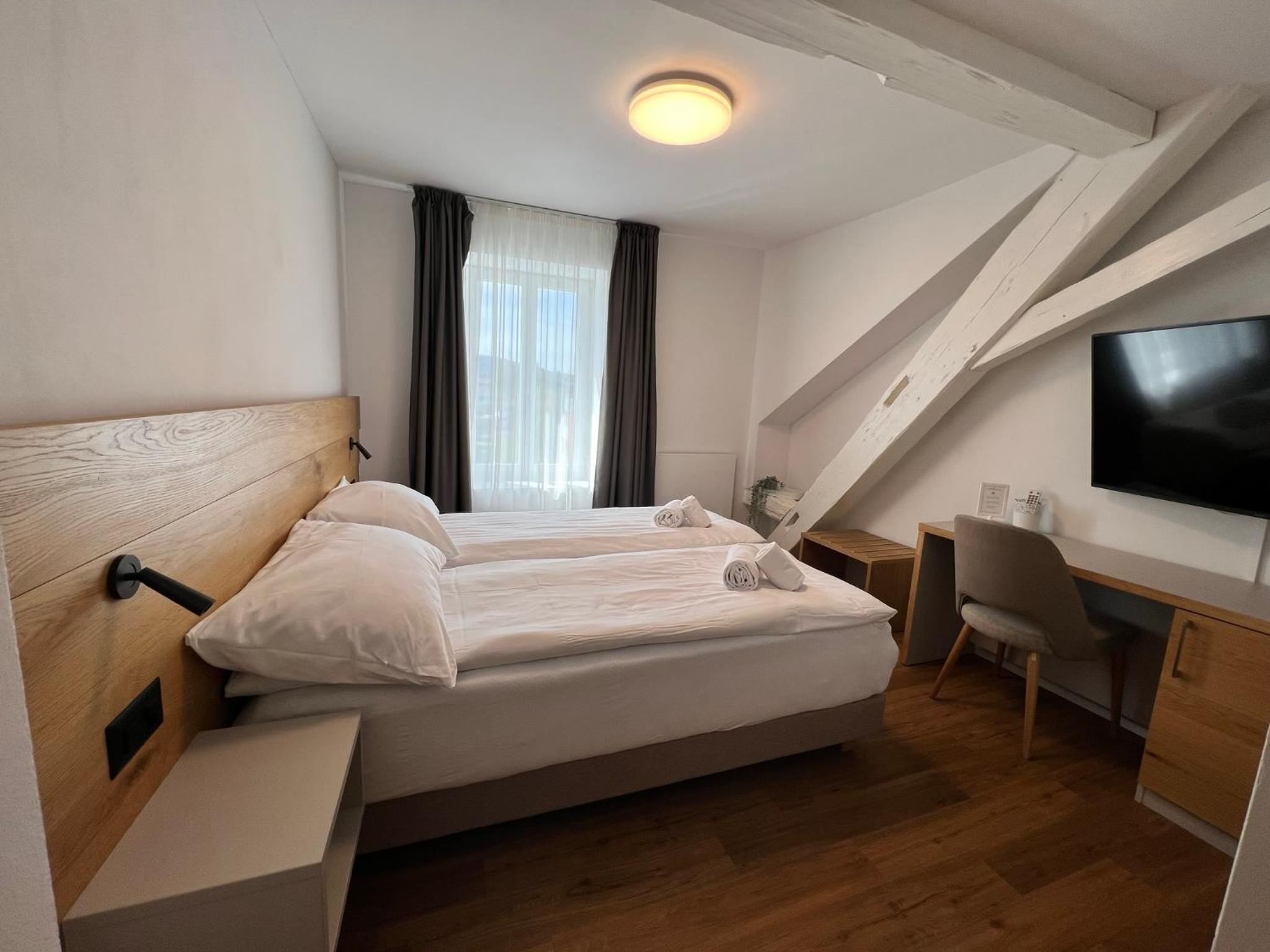 Double Room - Photo 5