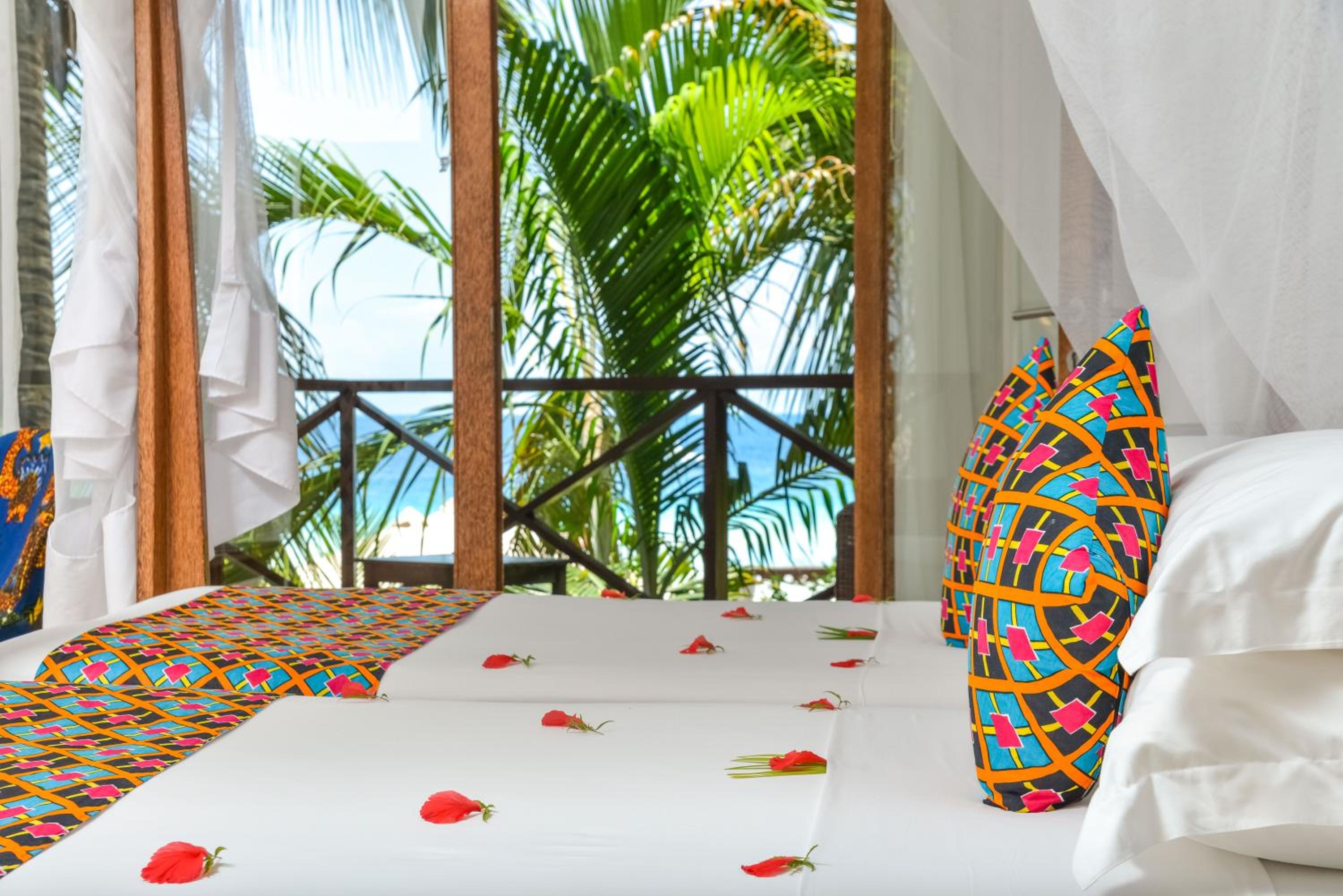 Z Hotel Twin Room with Sea View
