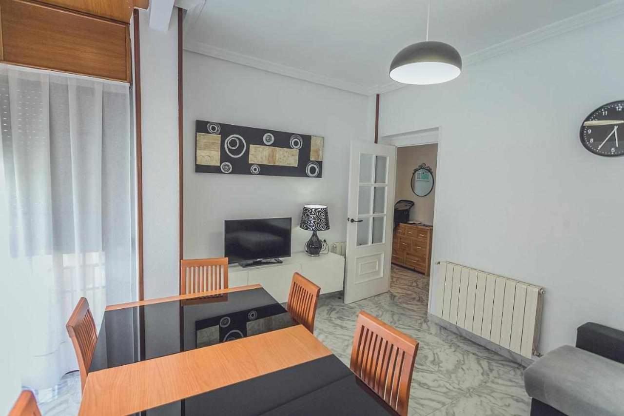 Three-Bedroom Apartment - Photo 4