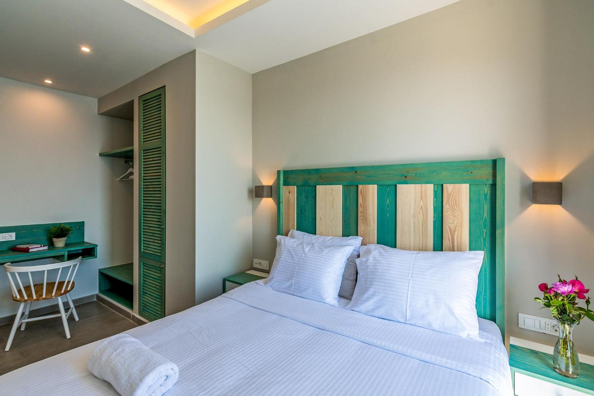 Double or Twin Room with Sea View - Photo 9