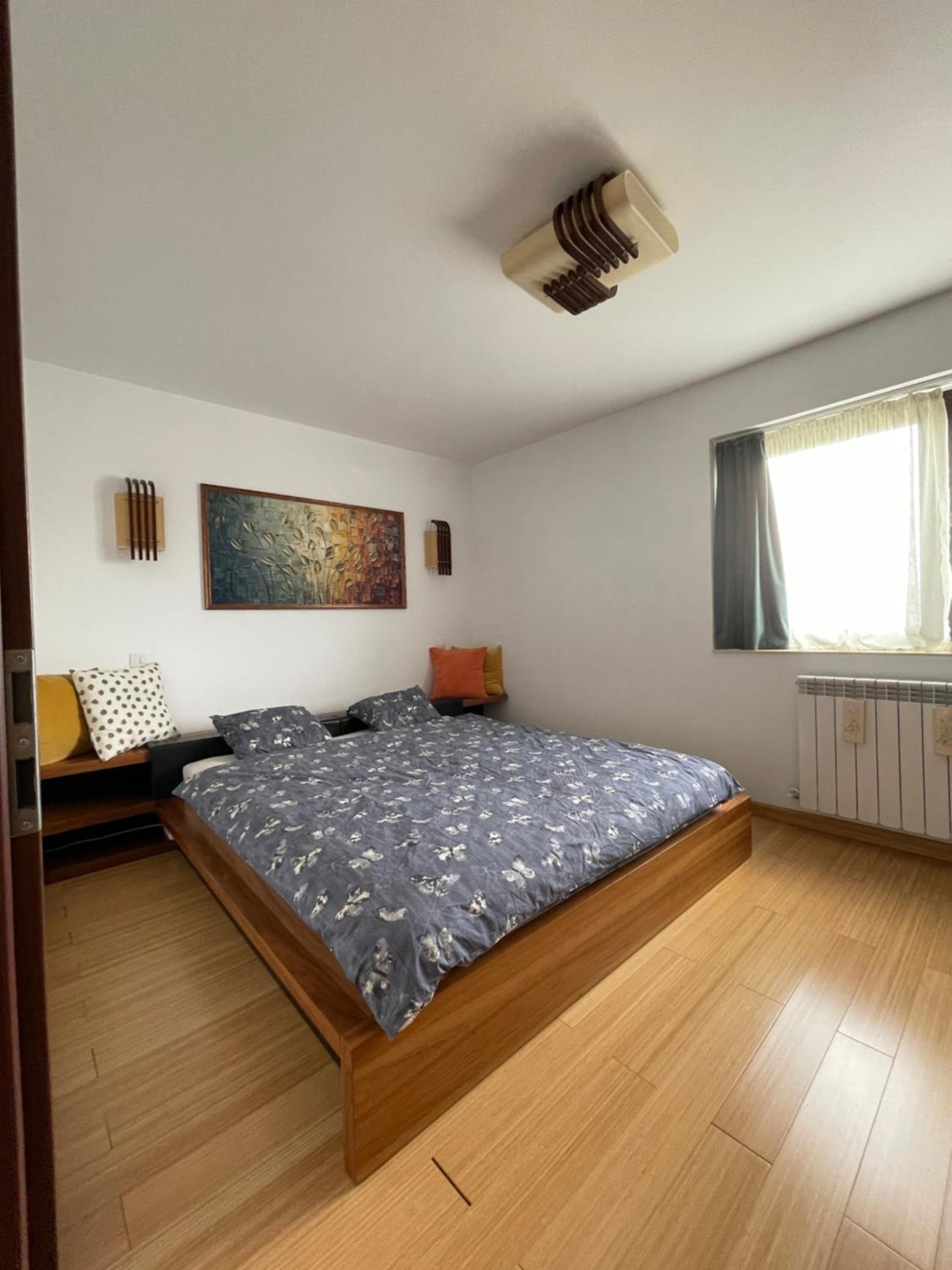 One-Bedroom Apartment - Photo 7