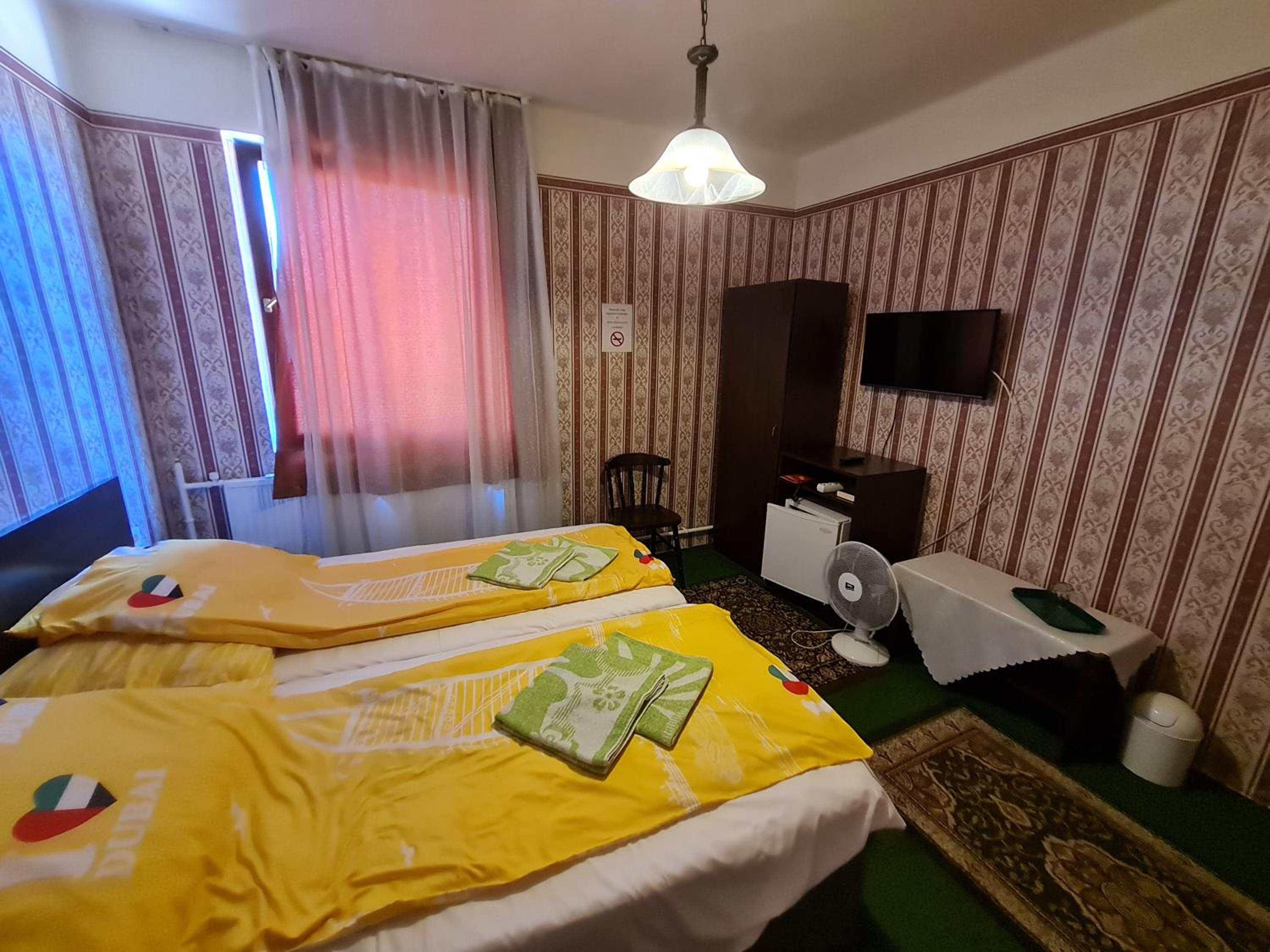 Deluxe Double Room with Two Double Beds photo 3