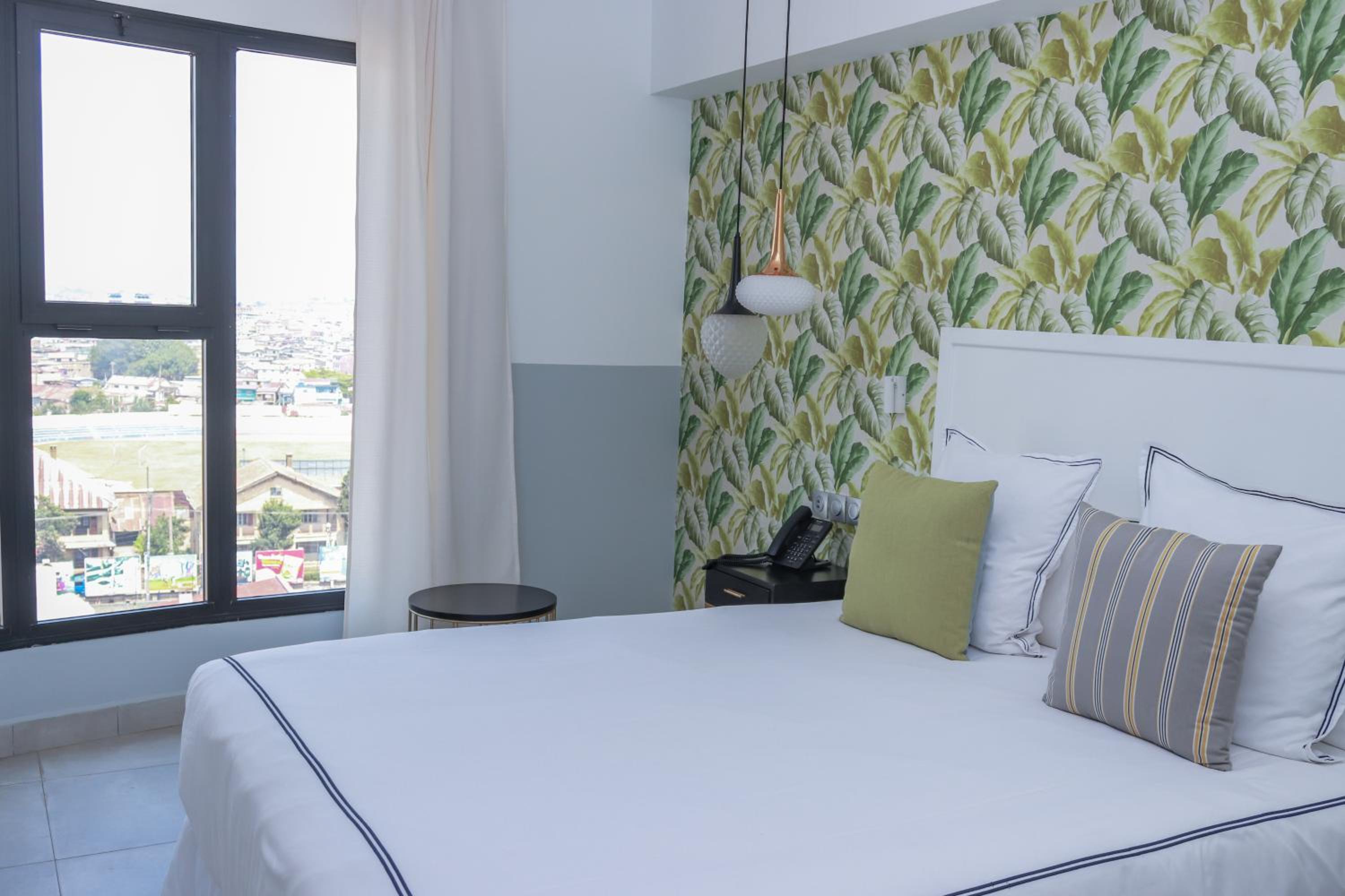 Two Bedroom Family Suite - Photo 6