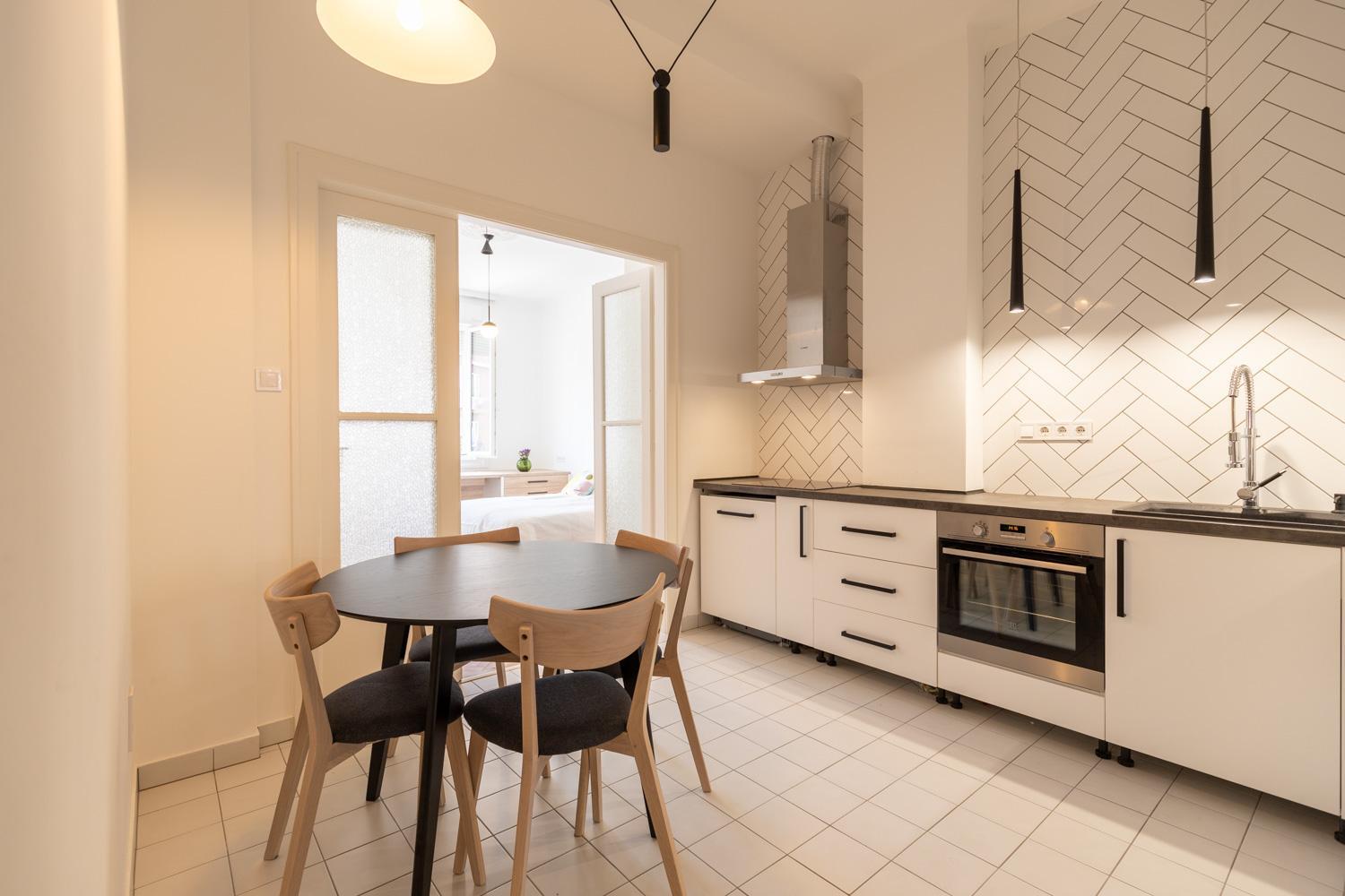 One-Bedroom Apartment - Photo 15