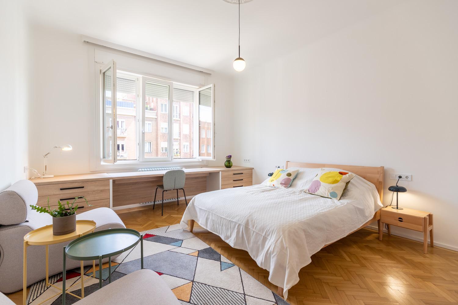 One-Bedroom Apartment - Photo 1