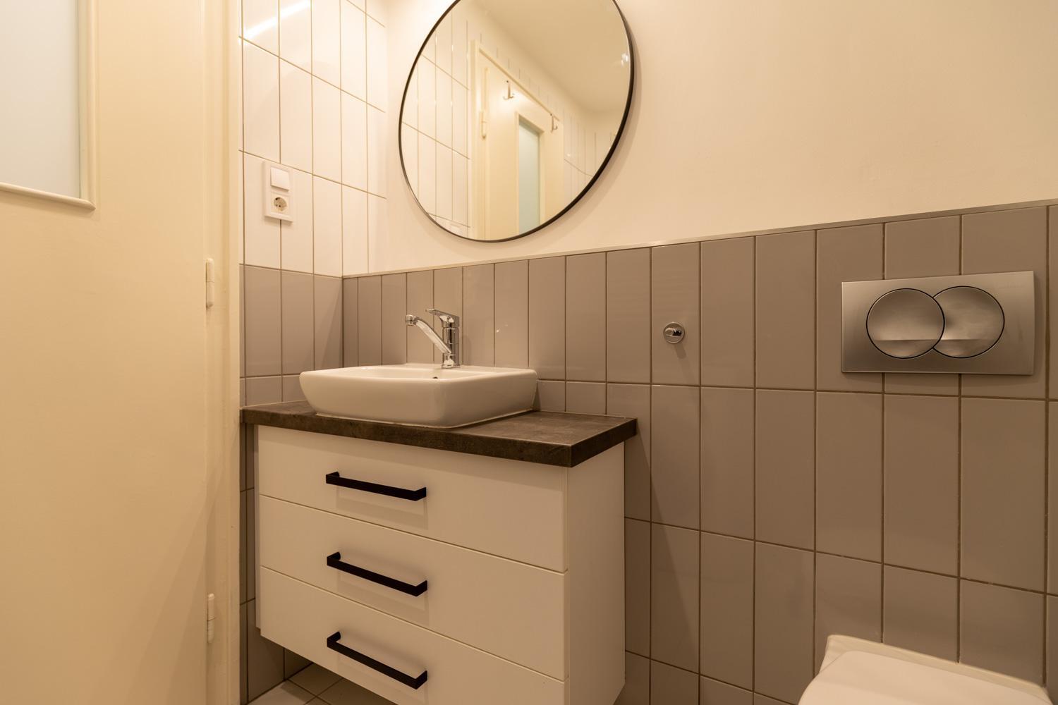 One-Bedroom Apartment - Photo 5